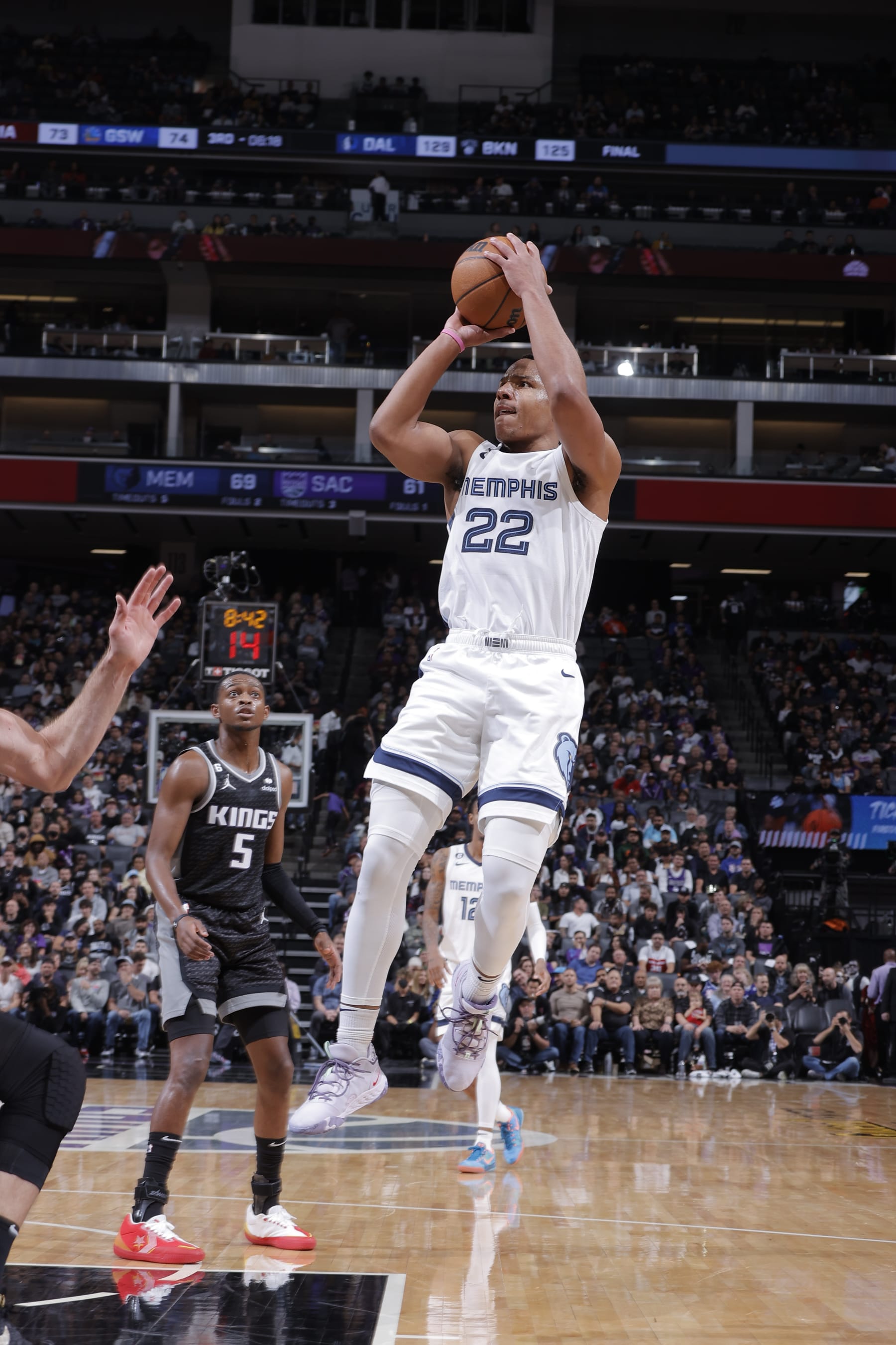 SACRAMENTO, CA - OCTOBER 27: Desmond Bane #22 of the Memphis Grizzlies shoots the ball during the game against the Sacramento Kings on October 27, 2022 at Golden 1 Center in Sacramento, California. NOTE TO USER: User expressly acknowledges and agrees that, by downloading and or using this Photograph, user is consenting to the terms and conditions of the Getty Images License Agreement. Mandatory Copyright Notice: Copyright 2022 NBAE (Photo by Rocky Widner/NBAE via Getty Images)