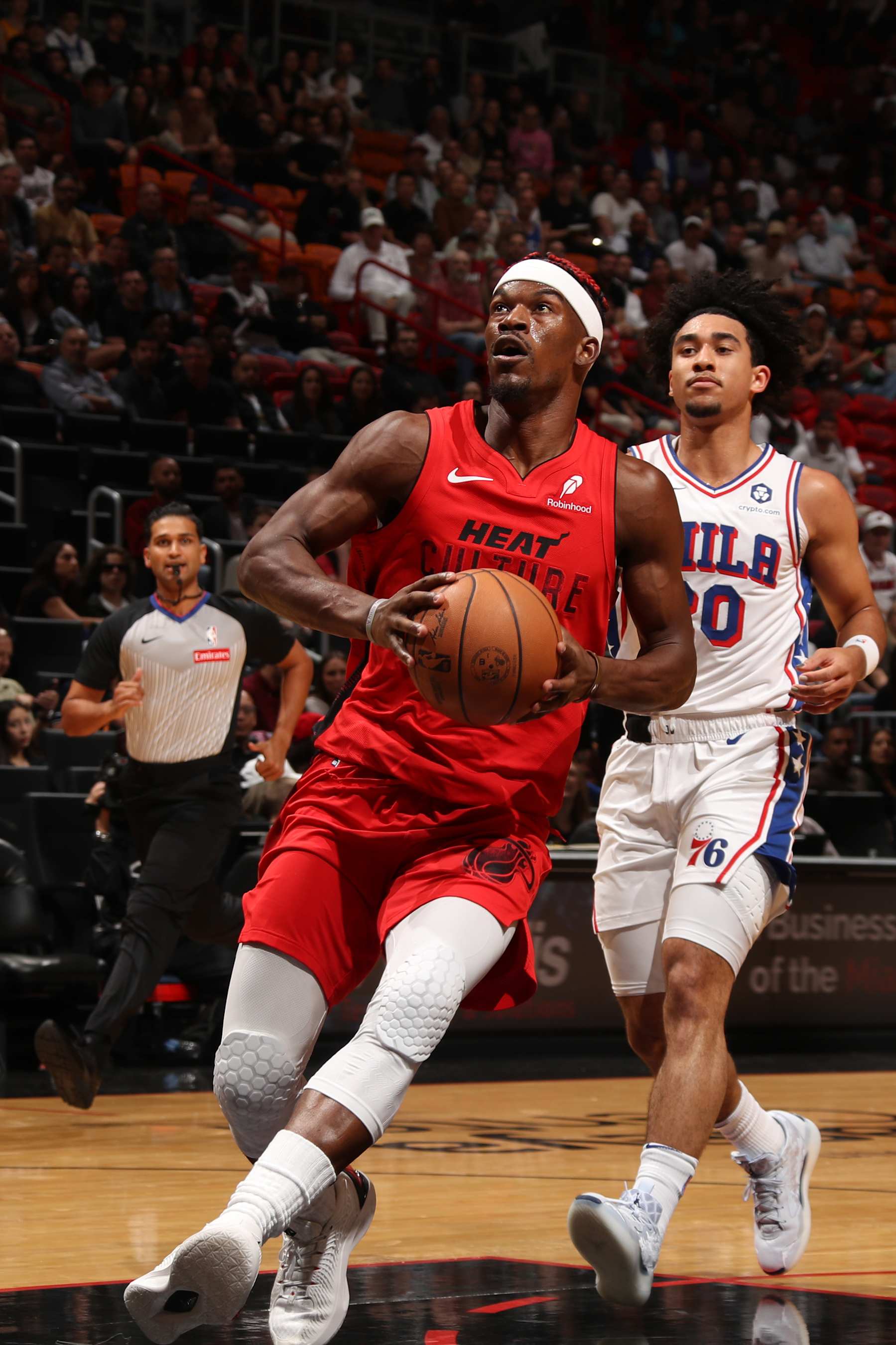 MIAMI, FL - NOVEMBER 18: Jimmy Butler #22 of the Miami Heat drives to the basket during the game against the Philadelphia 76ers on November 18, 2024 at Kaseya Center in Miami, Florida. NOTE TO USER: User expressly acknowledges and agrees that, by downloading and or using this Photograph, user is consenting to the terms and conditions of the Getty Images License Agreement. Mandatory Copyright Notice: Copyright 2024 NBAE (Photo by Issac Baldizon/NBAE via Getty Images)