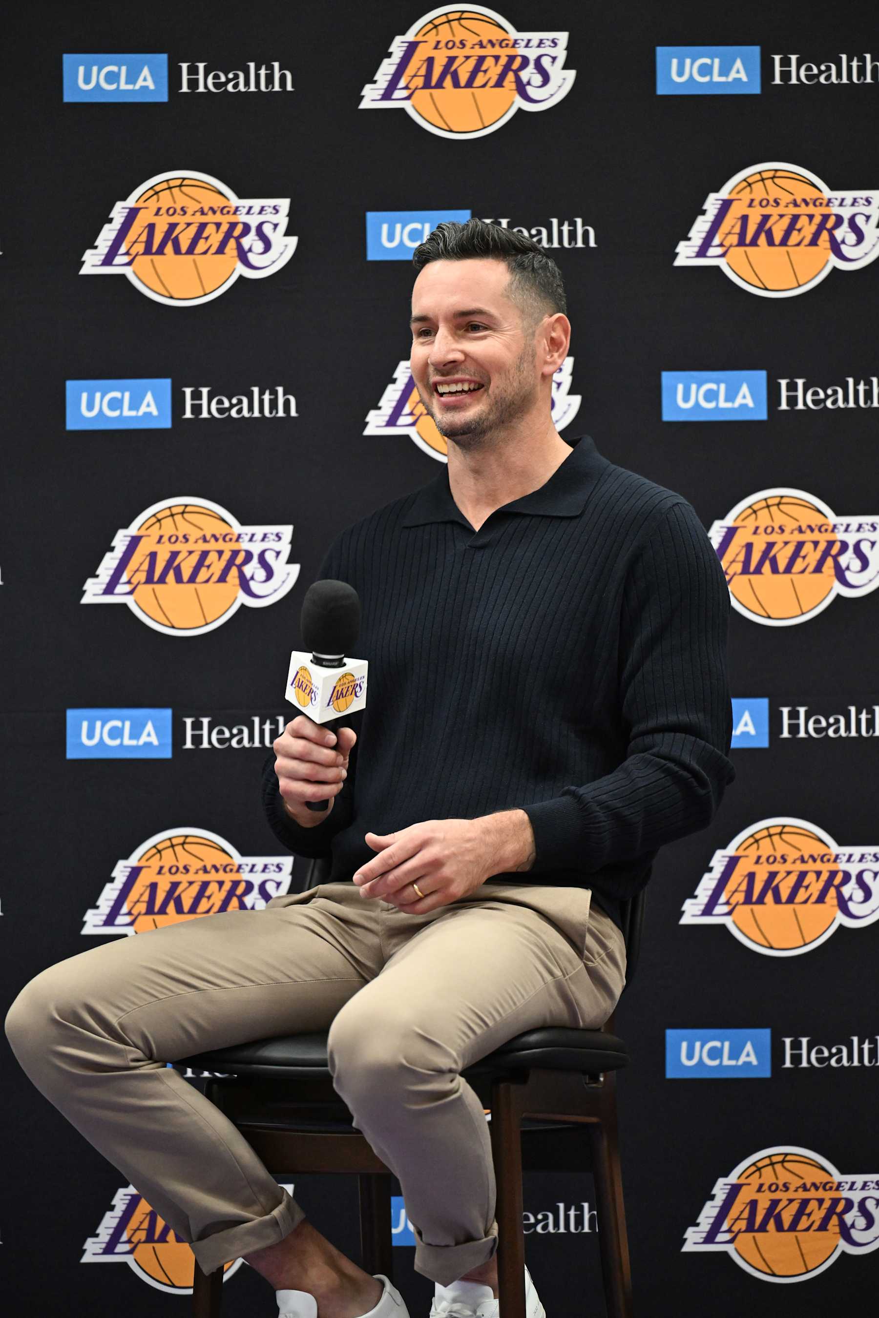 EL SEGUNDO, CA - SEPTEMBER 25:  Head Coach JJ Redick of the Los Angeles Lakers looks on on September 25, 2024 at UCLA Health Training Center in El Segundo, California. NOTE TO USER: User expressly acknowledges and agrees that, by downloading and or using this photograph, User is consenting to the terms and conditions of the Getty Images License Agreement. Mandatory Copyright Notice: Copyright 2024 NBAE (Photo by Adam Pantozzi/NBAE via Getty Images)