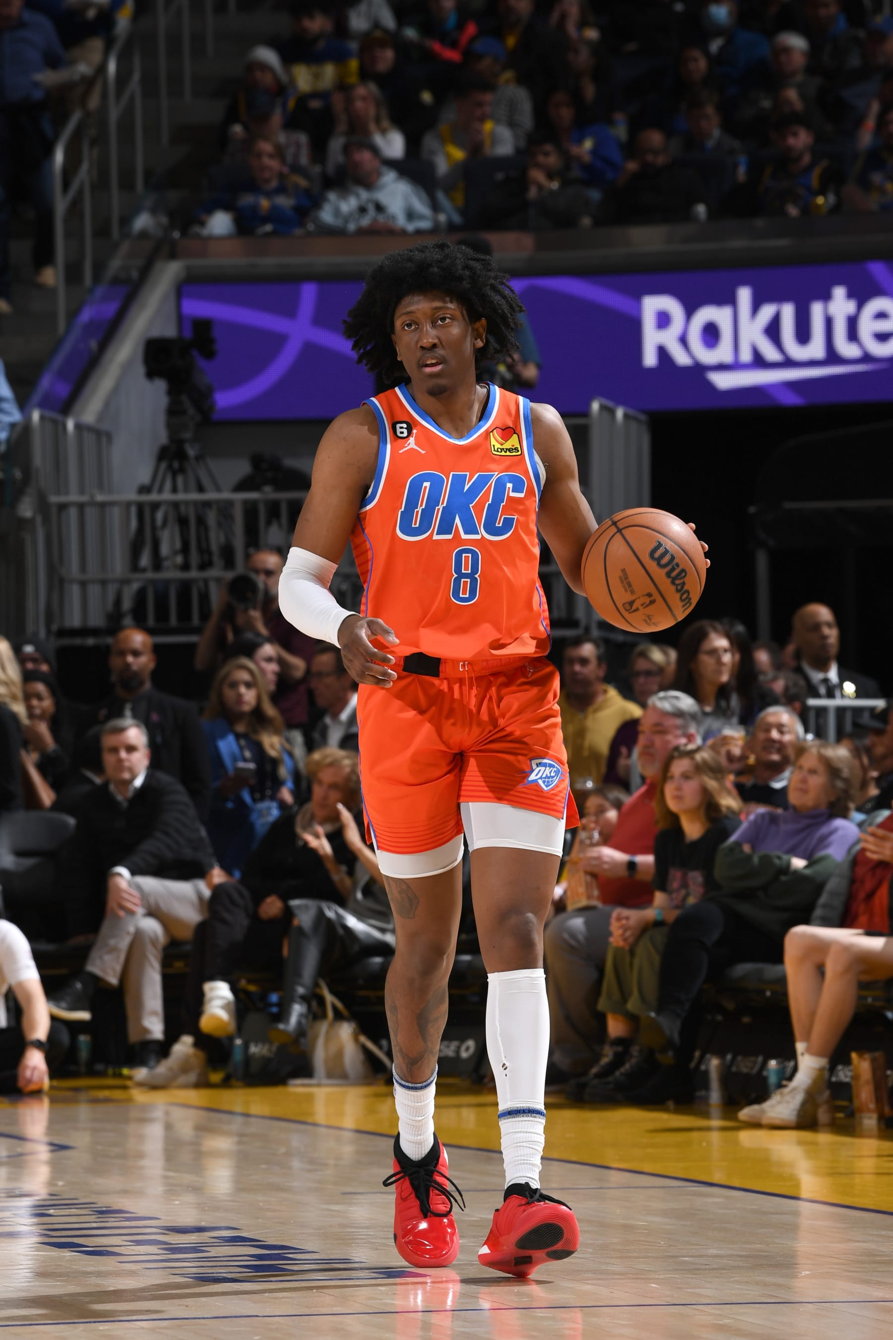 SAN FRANCISCO, CA - APRIL 4: Jalen Williams #8 of the Oklahoma City Thunder moves the ball during the game against the Golden State Warriors on April 4, 2023 at Chase Center in San Francisco, California. NOTE TO USER: User expressly acknowledges and agrees that, by downloading and or using this photograph, user is consenting to the terms and conditions of Getty Images License Agreement. Mandatory Copyright Notice: Copyright 2023 NBAE (Photo by Noah Graham/NBAE via Getty Images)