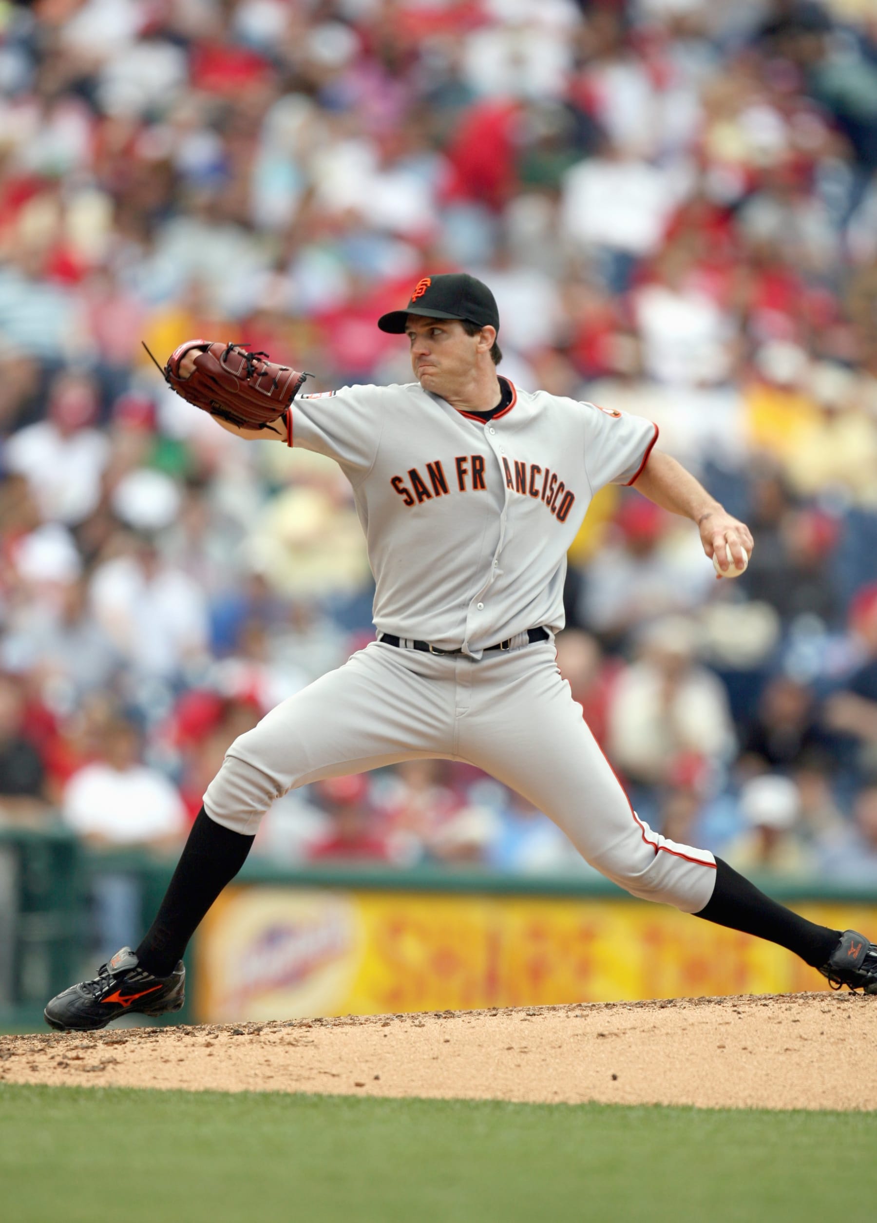 PHILADELPHIA, PA - JUNE 4:  Barry Zito #75 of the San Francisco Giants pitching during the MLB game against the Philadelphia Phillies at Citizens Bank Park on June 4, 2006 in Philadelphia, Pennsylvania.  (Photo by John Capella/Sports Imagery/Getty Images)