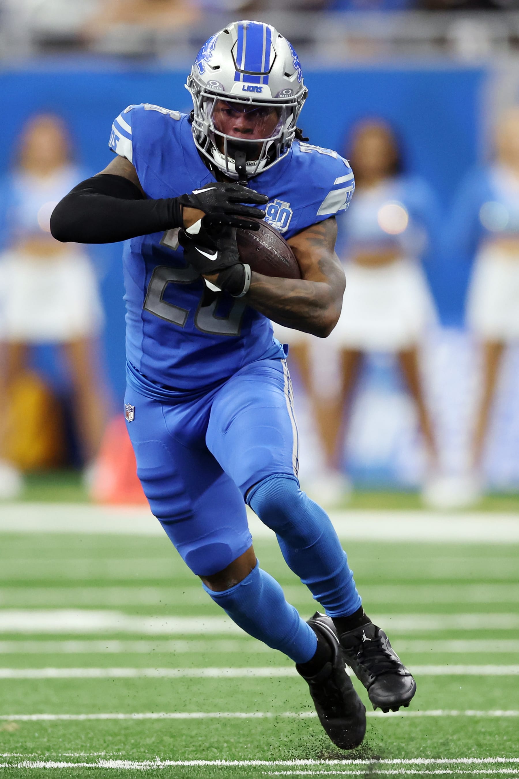 DETROIT, MICHIGAN - SEPTEMBER 24: Jahmyr Gibbs #26 of the Detroit Lions runs with the ball in the fourth quarter of a game against the Atlanta Falcons at Ford Field on September 24, 2023 in Detroit, Michigan. (Photo by Gregory Shamus/Getty Images)