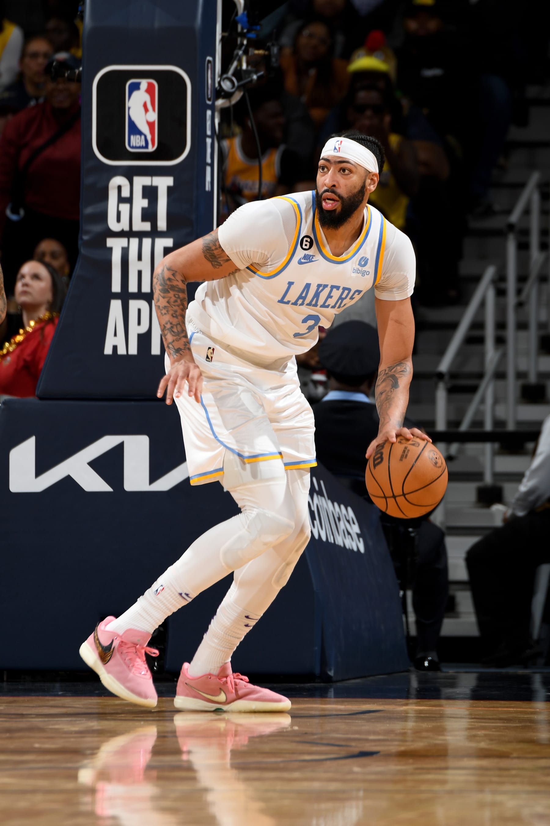 NEW ORLEANS, LA - FEBRUARY 4: Anthony Davis #3 of the Los Angeles Lakers handles the ball during the game against the New Orleans Pelicans on February 4, 2023 at the Smoothie King Center in New Orleans, Louisiana. NOTE TO USER: User expressly acknowledges and agrees that, by downloading and or using this Photograph, user is consenting to the terms and conditions of the Getty Images License Agreement. Mandatory Copyright Notice: Copyright 2023 NBAE (Photo by Andrew D. Bernstein/NBAE via Getty Images)