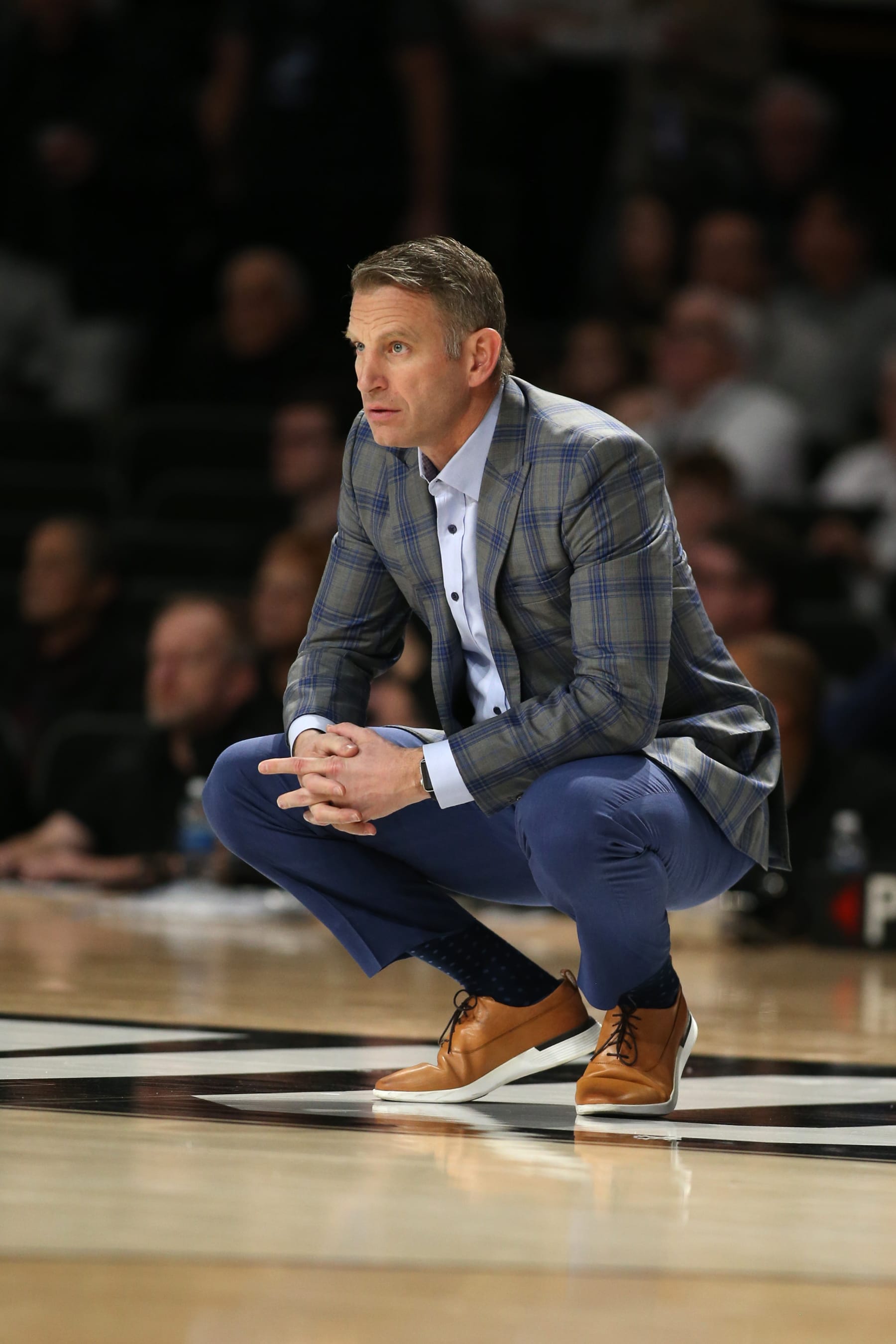 NASHVILLE, TN - JANUARY 06: Alabama Crimson Tide head coach Nate Oats crouches on the sideline during a game between the Vanderbilt Commodores and Alabama Crimson Tide, January 6, 2024 at Memorial Gymnasium in Nashville, Tennessee. (Photo by Matthew Maxey/Icon Sportswire via Getty Images) NASHVILLE, TN - JANUARY 06: Alabama Crimson Tide head coach Nate Oats crouches on the sideline during a game between the Vanderbilt Commodores and Alabama Crimson Tide, January 6, 2024 at Memorial Gymnasium in Nashville, Tennessee. (Photo by Matthew Maxey/Icon Sportswire via Getty Images)