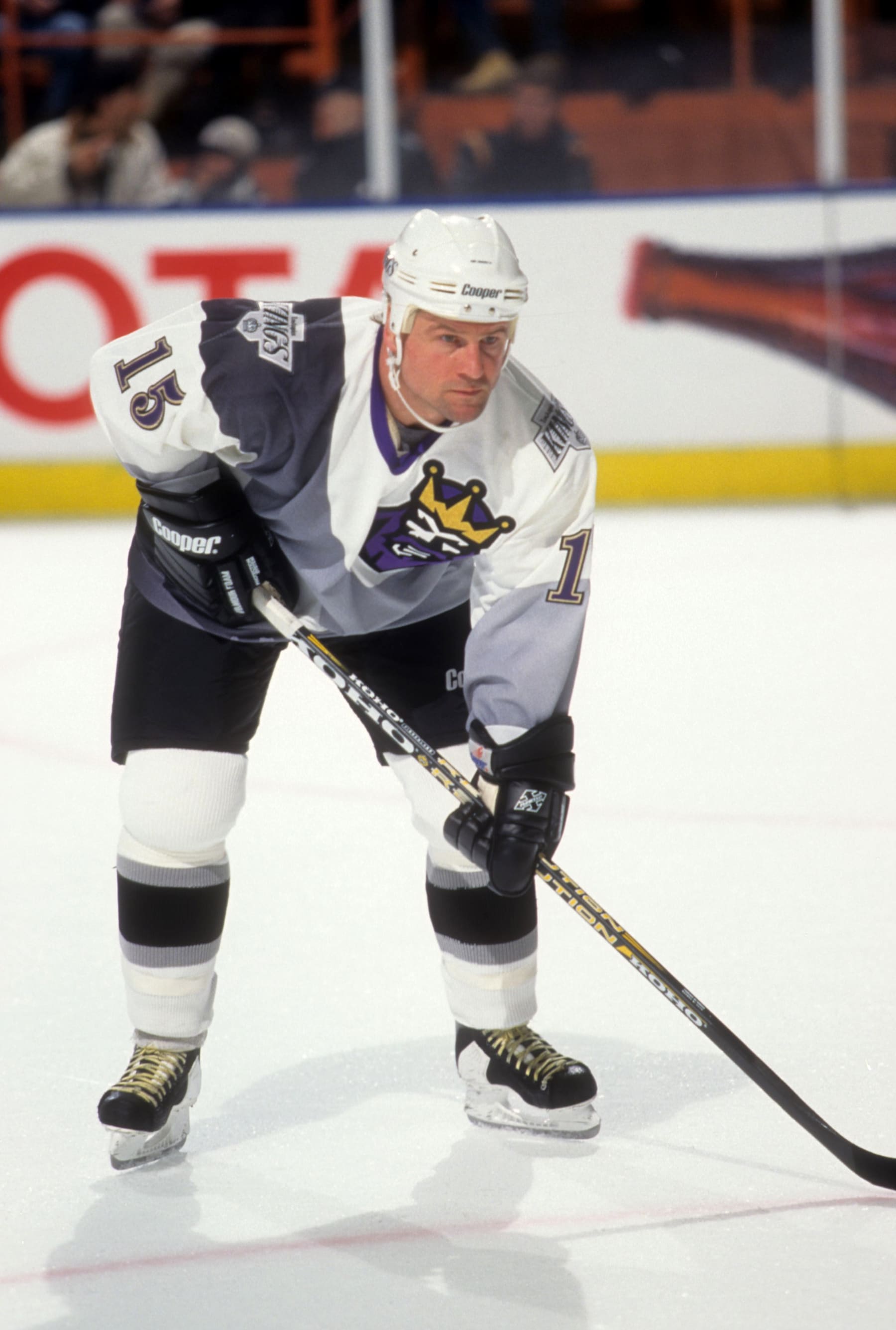 INGLEWOOD, CA - FEBRUARY, 1996:  Pat Conacher #15 of the Los Angeles Kings waits for the face-off during an NHL game in February, 1996 at the Great Western Forum in Inglewood, California.  (Photo by W Roberts/Bruce Bennett Studios via Getty Images Studios/Getty Images) 