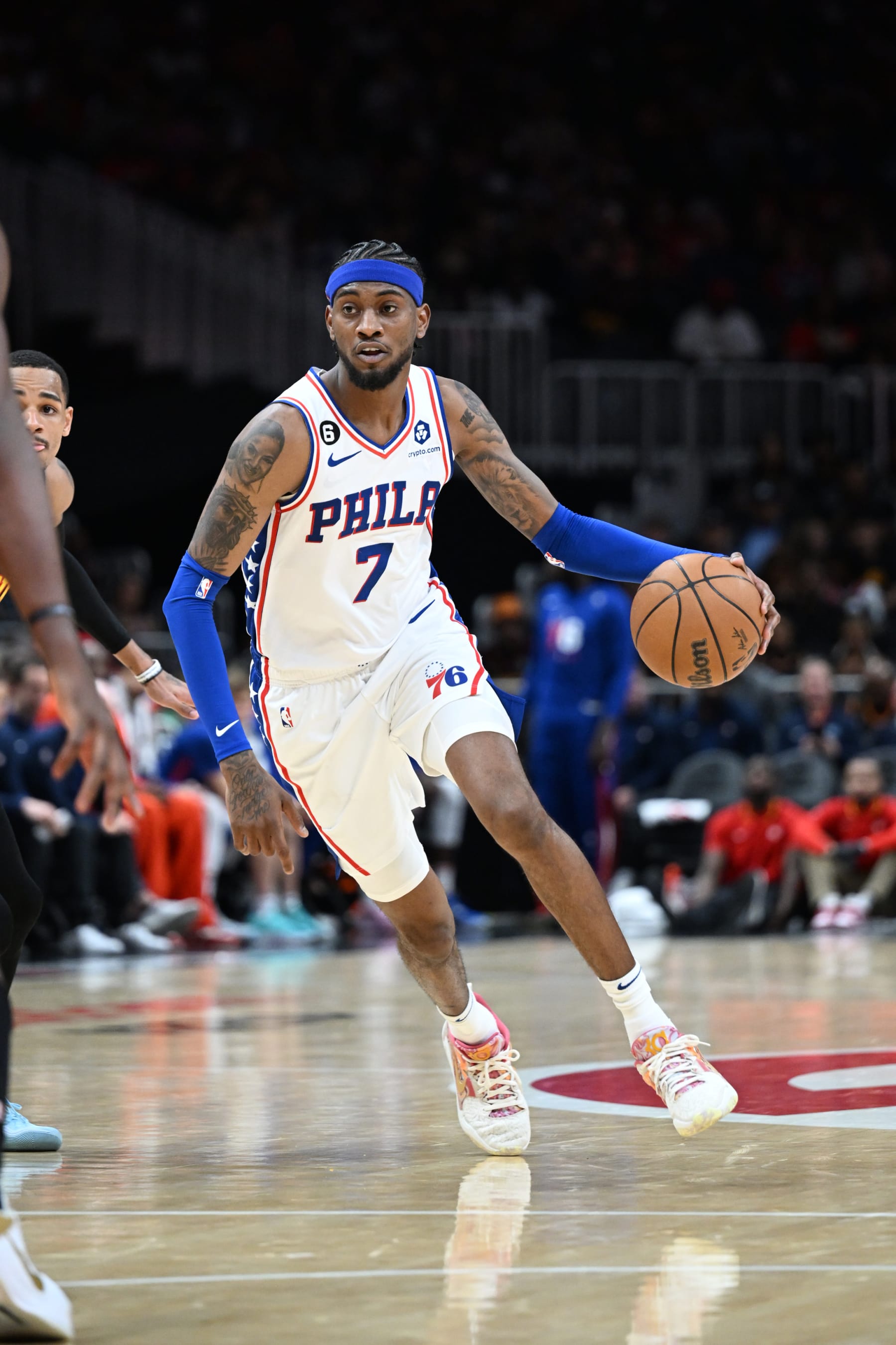 ATLANTA, GA - APRIL 7: Jalen McDaniels #7 of the Philadelphia 76ers dribbles the ball during the game against the Atlanta Hawks on April 7, 2023 at State Farm Arena in Atlanta, Georgia.  NOTE TO USER: User expressly acknowledges and agrees that, by downloading and/or using this Photograph, user is consenting to the terms and conditions of the Getty Images License Agreement. Mandatory Copyright Notice: Copyright 2023 NBAE (Photo by Adam Hagy/NBAE via Getty Images)