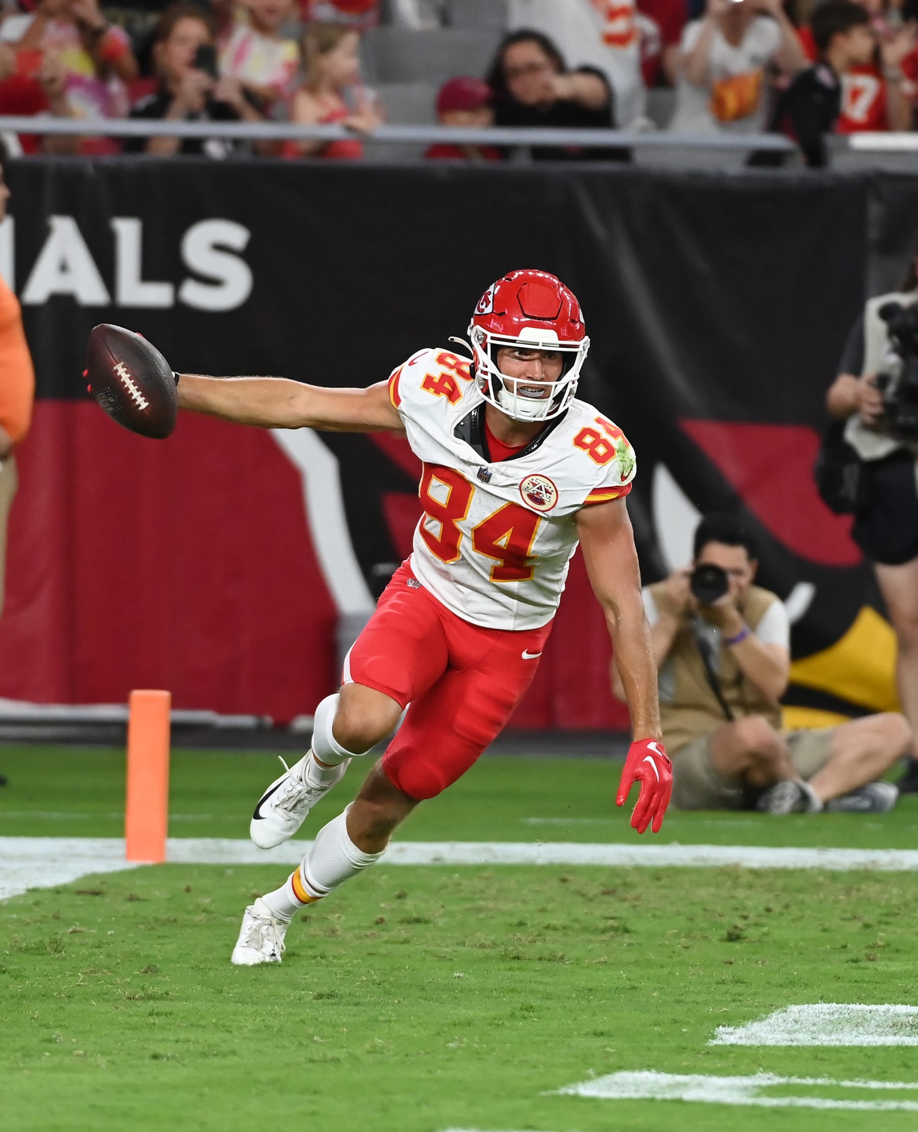 GLENDALE, ARIZONA - AUGUST 19: Justin Watson #84 of the Kansas City Chiefs celebrates after catching a pass for a touchdown against the Arizona Cardinals during the first quarter of a preseason game at State Farm Stadium on August 19, 2023 in Glendale, Arizona. (Photo by Norm Hall/Getty Images)