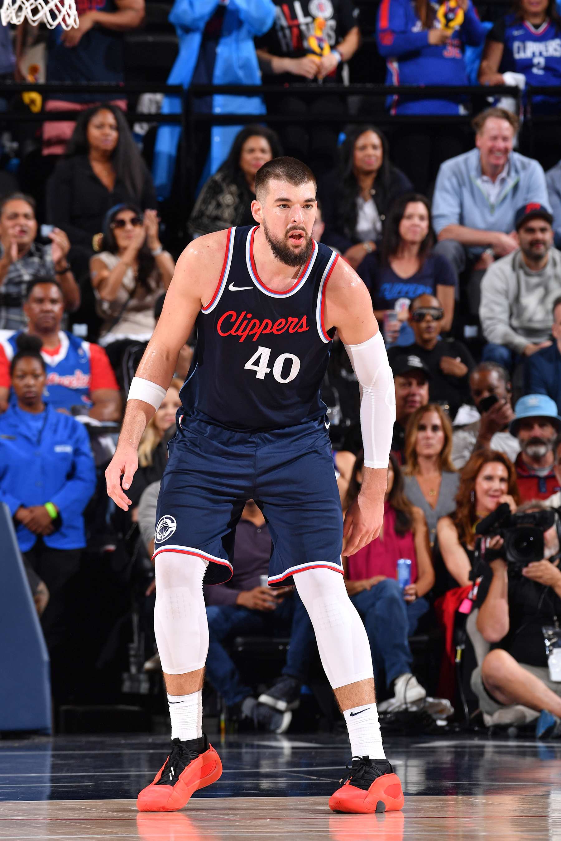 INGLEWOOD, CA - OCTOBER 23: Ivica Zubac #40 of the LA Clippers during the game against the Phoenix Suns on October 23, 2024 at Intuit Dome in Los Angeles, California. NOTE TO USER: User expressly acknowledges and agrees that, by downloading and/or using this Photograph, user is consenting to the terms and conditions of the Getty Images License Agreement. Mandatory Copyright Notice: Copyright 2024 NBAE (Photo by Juan Ocampo/NBAE via Getty Images)
