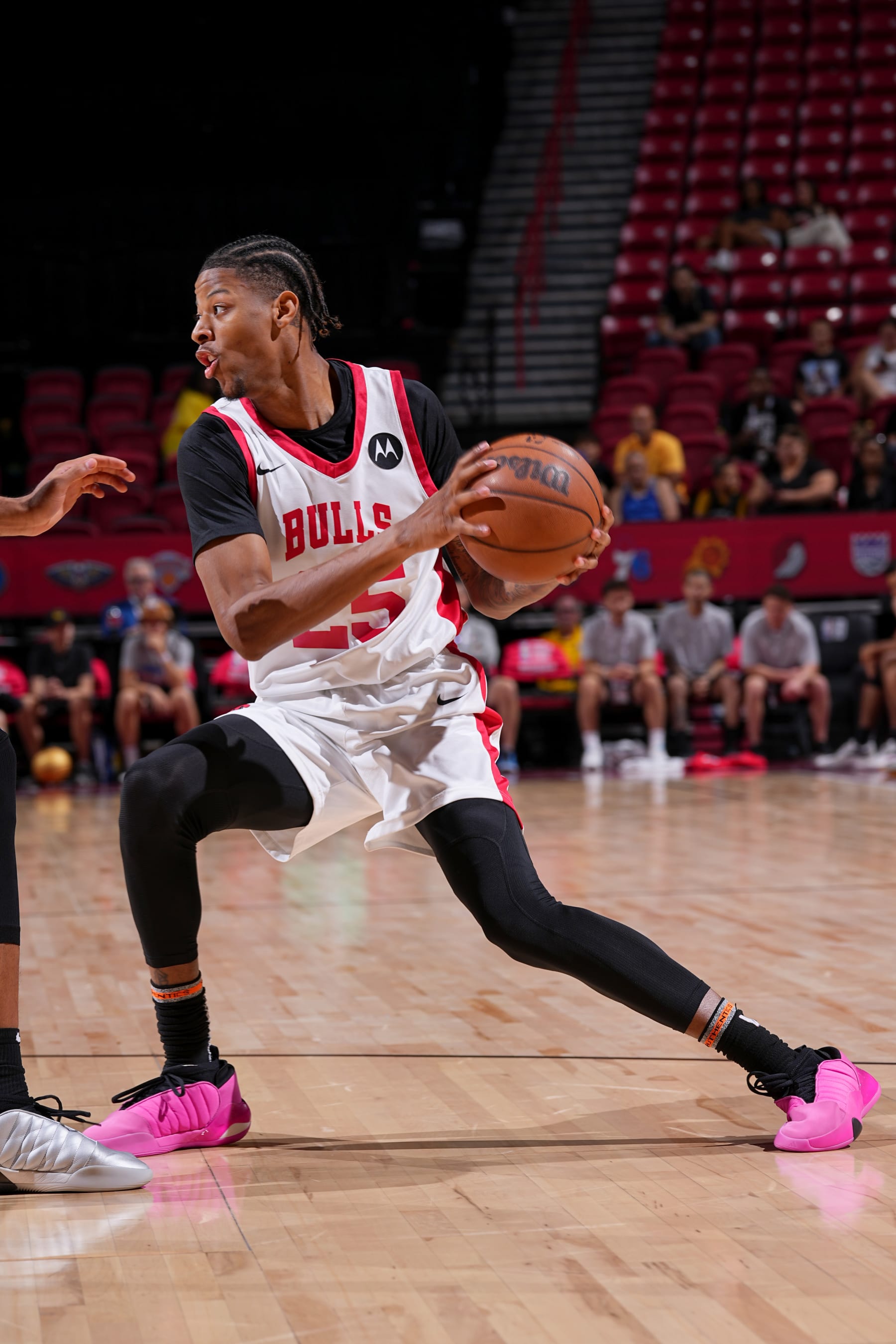 LAS VEGAS, NV - JULY 13: Dalen Terry #25 of the Chicago Bulls dribbles the ball during the game against the Cleveland Cavaliers during the 2023 NBA Las Vegas Summer League on July 13, 2023 at the Thomas & Mack Center in Las Vegas, Nevada. NOTE TO USER: User expressly acknowledges and agrees that, by downloading and or using this photograph, User is consenting to the terms and conditions of the Getty Images License Agreement. Mandatory Copyright Notice: Copyright 2023 NBAE (Photo by Bart Young/NBAE via Getty Images)