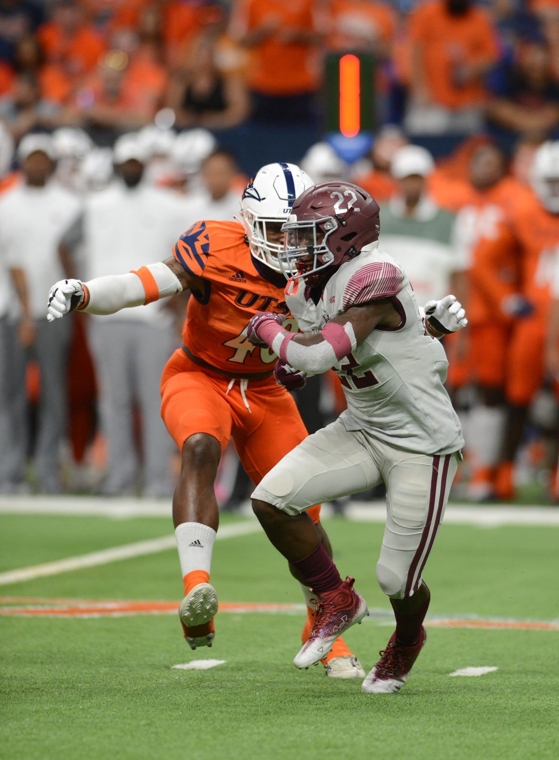 SAN ANTONIO, TX - SEPTEMBER 24: Texas Southern Tigers RB LaDarius Owens (22) runs for yardage during game between the Texas Southern Tigers and the University of Texas - San Antonio Roadrunners on September 24, 2022 at the Alamodome in San Antonio, TX. (Photo by John Rivera/Icon Sportswire via Getty Images)