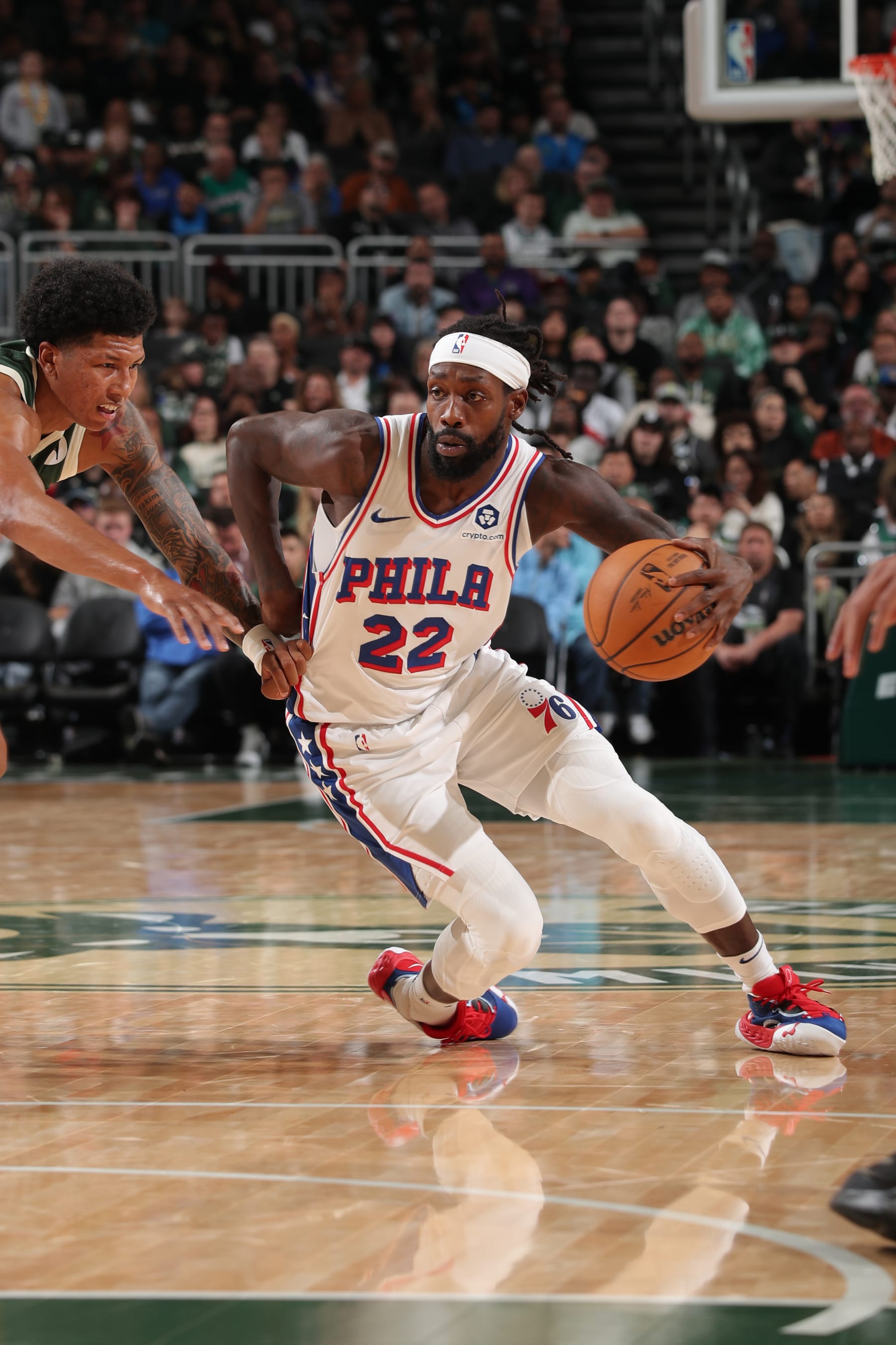 MILWAUKEE, WI - OCTOBER 26: Patrick Beverley #22 of the Philadelphia 76ers drives to the basket during the game against the Milwaukee Bucks on October 26, 2023 at the Fiserv Forum Center in Milwaukee, Wisconsin. NOTE TO USER: User expressly acknowledges and agrees that, by downloading and or using this Photograph, user is consenting to the terms and conditions of the Getty Images License Agreement. Mandatory Copyright Notice: Copyright 2023 NBAE (Photo by Gary Dineen/NBAE via Getty Images).
