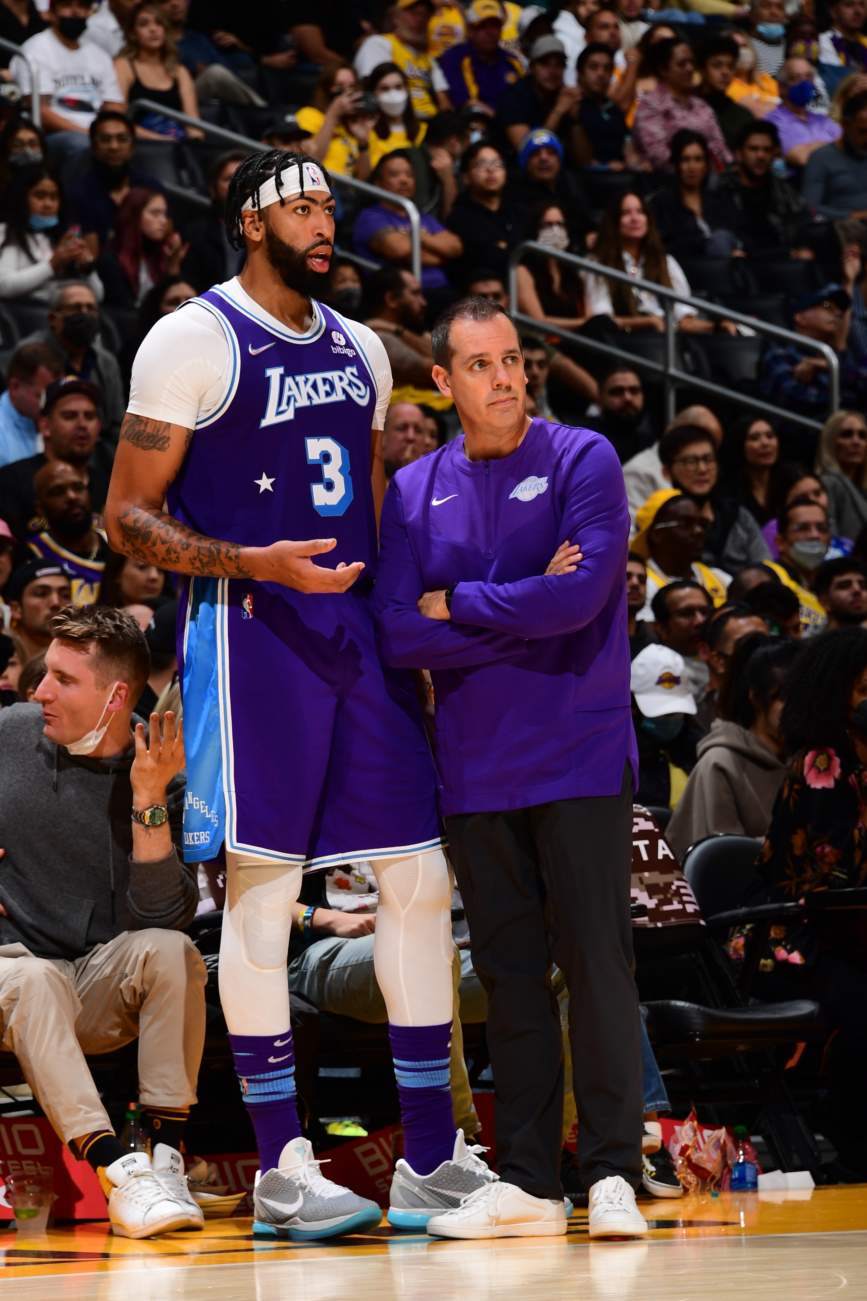 LOS ANGELES, CA - NOVEMBER 12: Anthony Davis #3 of the Los Angeles Lakers talks with Head Coach Frank Vogel of the Los Angeles Lakers during the game against the Minnesota Timberwolves on November 12, 2021 at STAPLES Center in Los Angeles, California. NOTE TO USER: User expressly acknowledges and agrees that, by downloading and/or using this Photograph, user is consenting to the terms and conditions of the Getty Images License Agreement. Mandatory Copyright Notice: Copyright 2021 NBAE (Photo by Adam Pantozzi/NBAE via Getty Images)