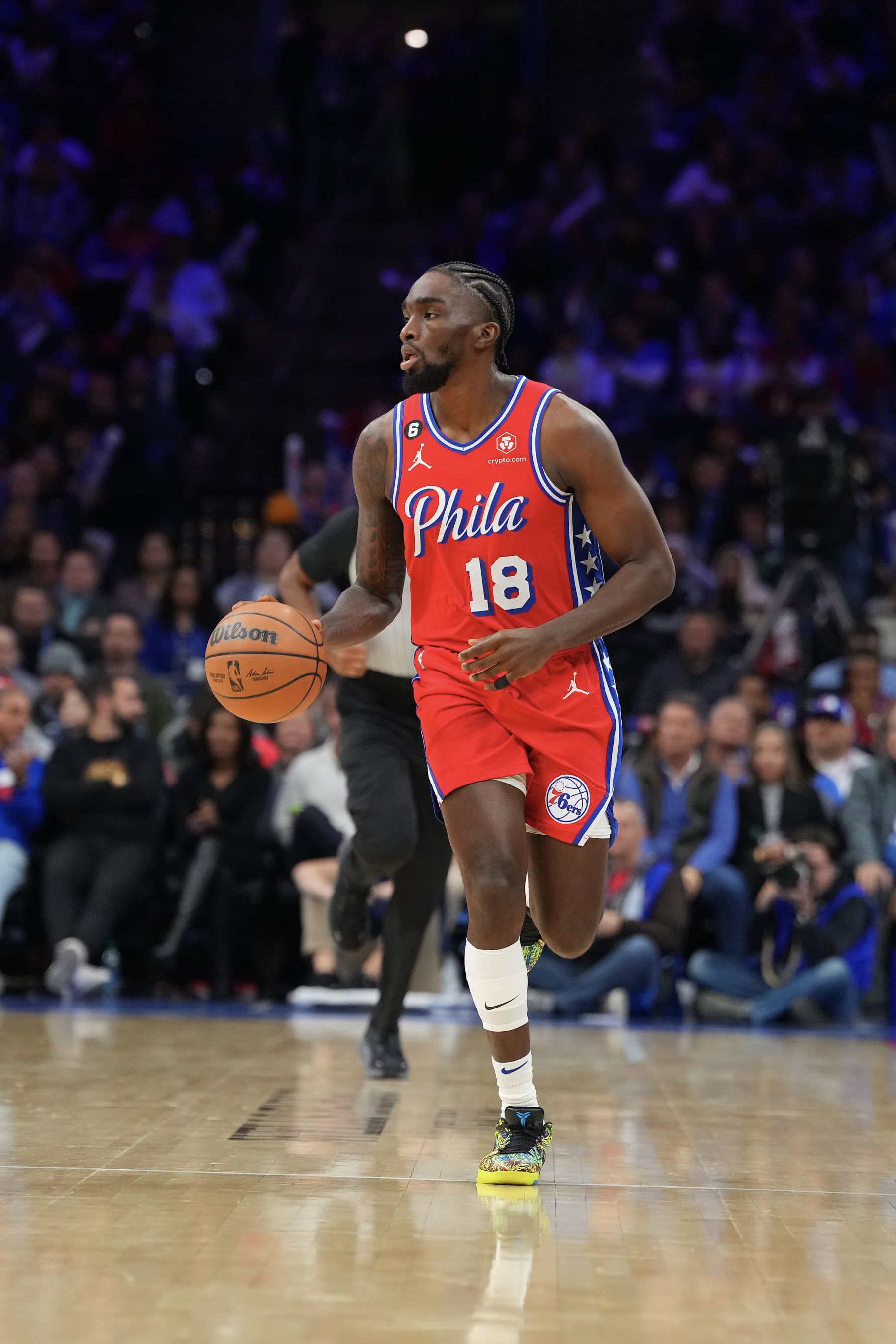 PHILADELPHIA, PA - NOVEMBER 18: Shake Milton #18 of the Philadelphia 76ers dribbles the ball against the Milwaukee Bucks at the Wells Fargo Center on November 18, 2022 in Philadelphia, Pennsylvania. NOTE TO USER: User expressly acknowledges and agrees that, by downloading and or using this photograph, User is consenting to the terms and conditions of the Getty Images License Agreement. (Photo by Mitchell Leff/Getty Images)