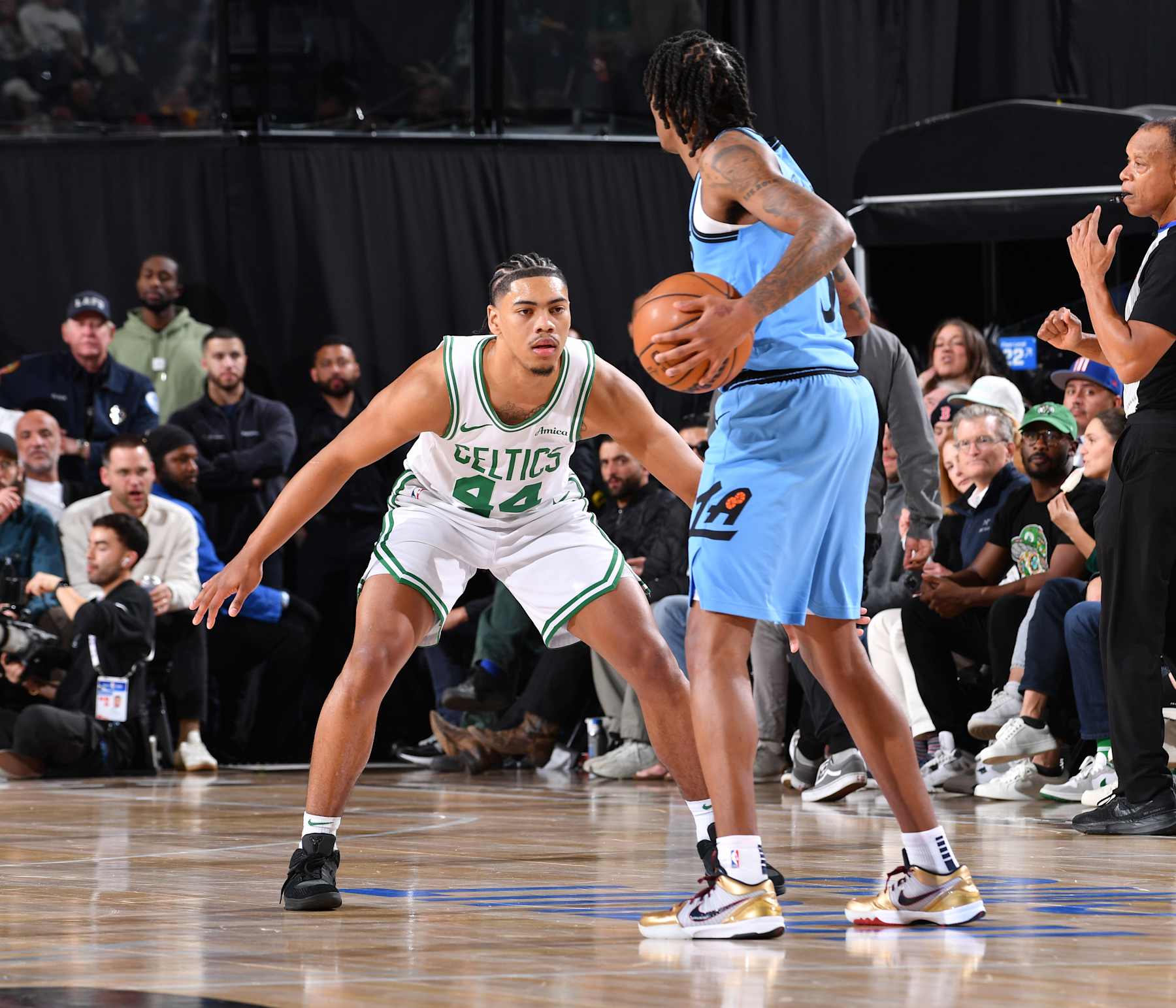 INGLEWOOD, CA - JANUARY 22:  Jaden Springer #44 of the Boston Celtics plays defense during the game against the LA Clippers on January 22, 2025 at Intuit Dome in Los Angeles, California. NOTE TO USER: User expressly acknowledges and agrees that, by downloading and/or using this Photograph, user is consenting to the terms and conditions of the Getty Images License Agreement. Mandatory Copyright Notice: Copyright 2025 NBAE (Photo by Juan Ocampo/NBAE via Getty Images)
