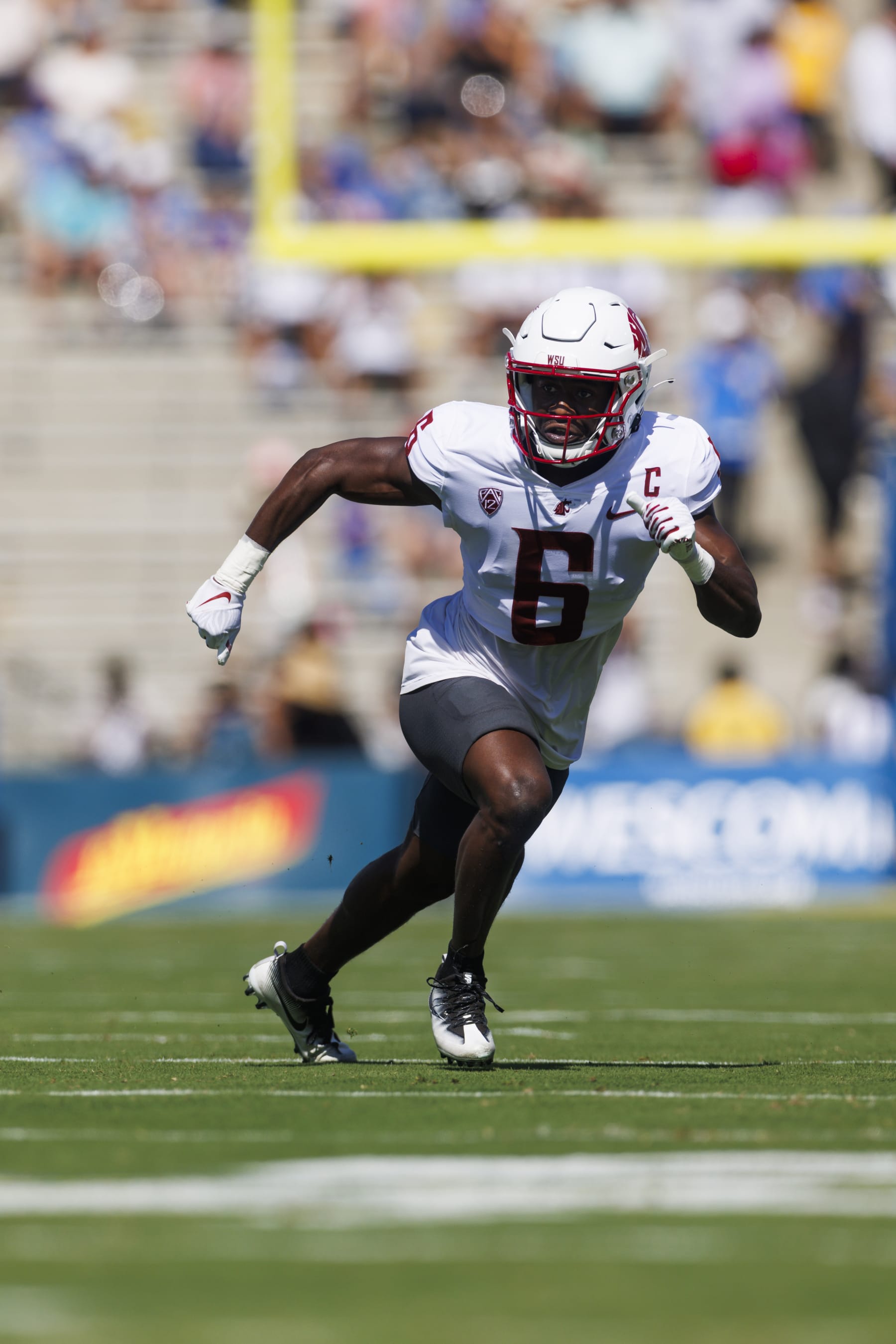PASADENA, CA - OCTOBER 07: Washington State Cougars defensive back Chau Smith-Wade (6) defends during the college football game against the UCLA Bruins on October 7, 2023 at Rose Bowl Stadium in Pasadena, CA. (Photo by Ric Tapia/Icon Sportswire via Getty Images)