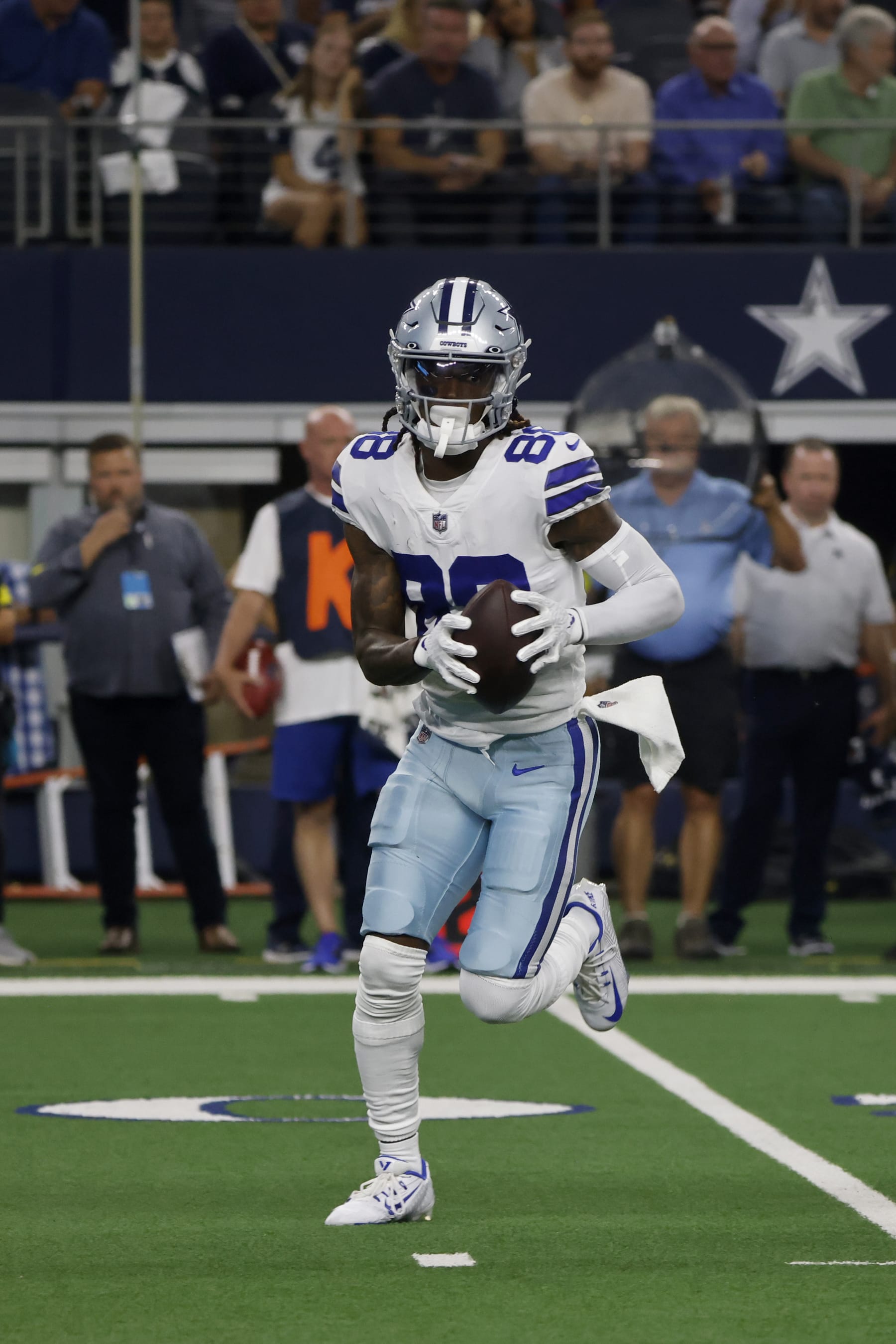 Dallas Cowboys wide receiver CeeDee Lamb (88) runs with the ball during an NFL Football game in Arlington, Texas, Sunday, Sept. 11, 2022. (AP Photo/Michael Ainsworth)