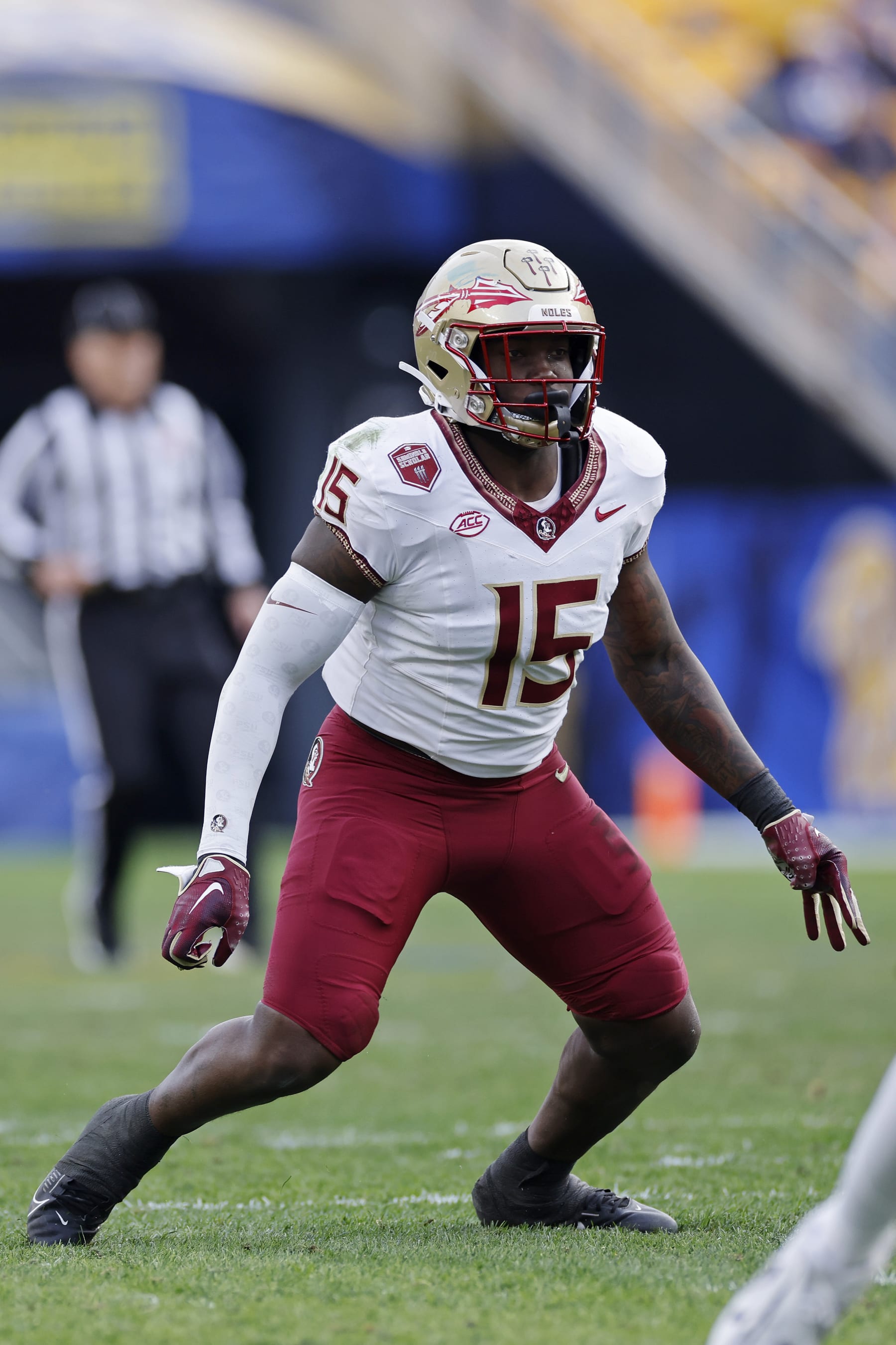 PITTSBURGH, PA - NOVEMBER 04: Florida State Seminoles linebacker Tatum Bethune (15) lines up on defense during a college football game against the Pittsburgh Panthers on November 04, 2023 at Acrisure Stadium in Pittsburgh, Pennsylvania. (Photo by Joe Robbins/Icon Sportswire via Getty Images)