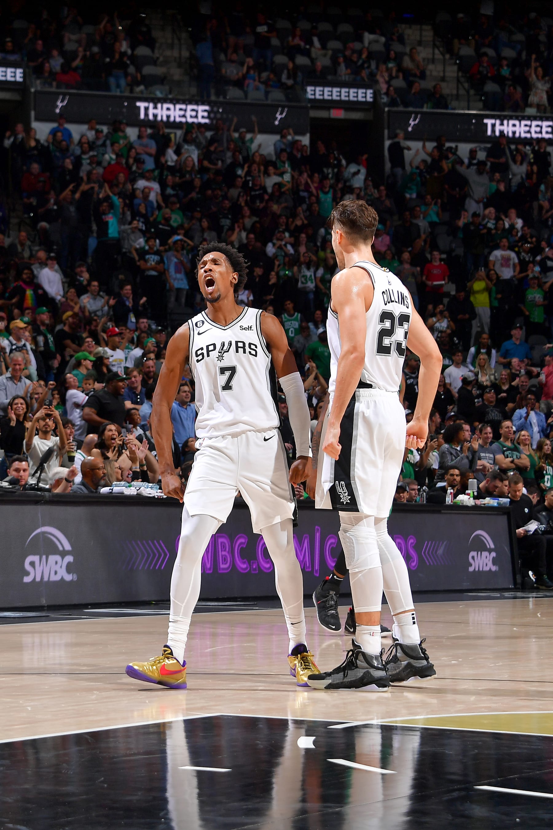 SAN ANTONIO, TX - JANUARY 7: Josh Richardson #7 and Zach Collins #23 of the San Antonio Spurs celebrate during the game against the Boston Celtics on January 7, 2023 at the AT&T Center in San Antonio, Texas. NOTE TO USER: User expressly acknowledges and agrees that, by downloading and or using this photograph, user is consenting to the terms and conditions of the Getty Images License Agreement. Mandatory Copyright Notice: Copyright 2022 NBAE (Photos by Michael Gonzales/NBAE via Getty Images)
