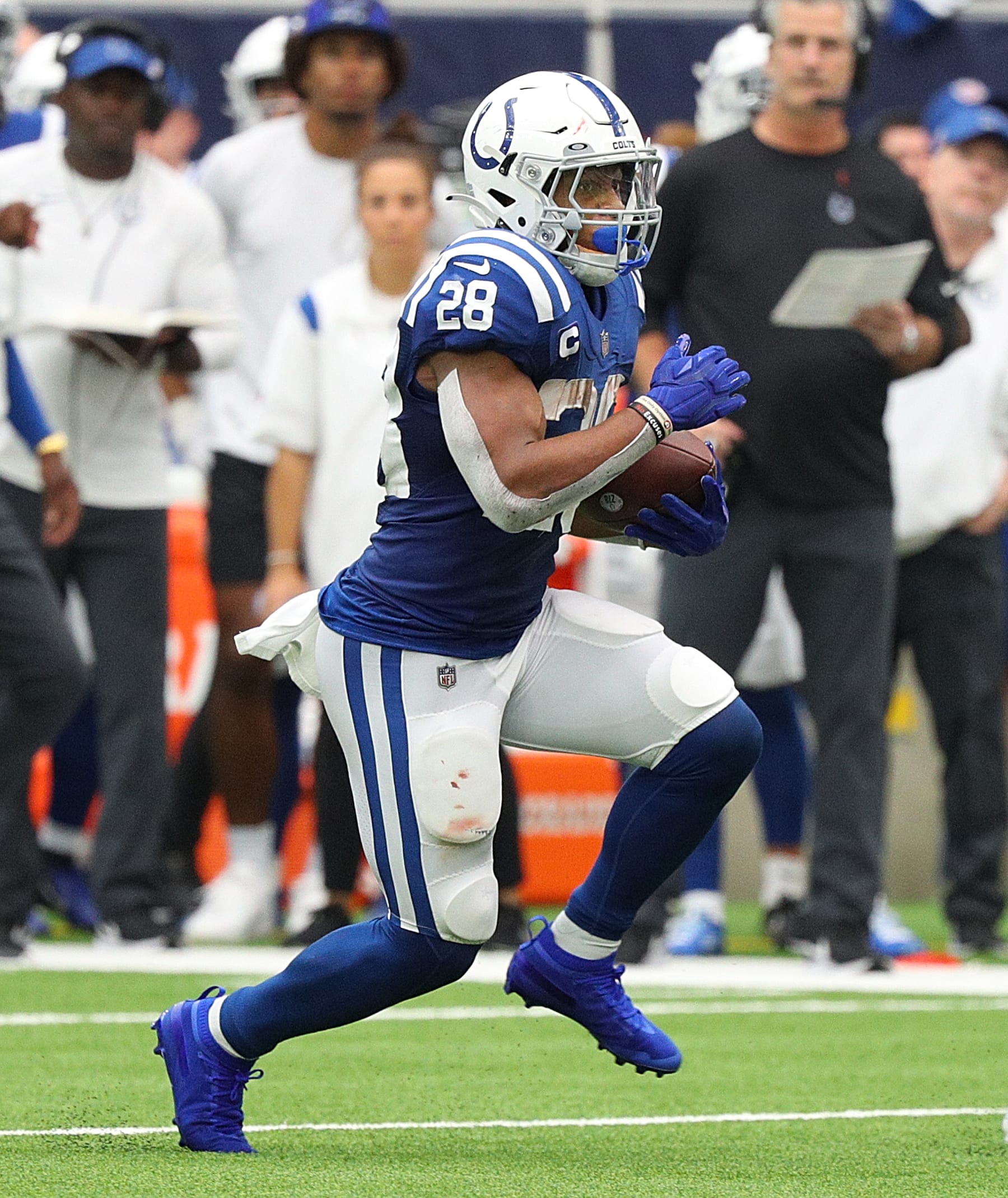 HOUSTON, TEXAS - SEPTEMBER 11: Indianapolis Colts running back Jonathan Taylor #28 runs with the ball during the second half against the Houston Texans at NRG Stadium on September 11, 2022 in Houston, Texas. (Photo by Bob Levey/Getty Images)