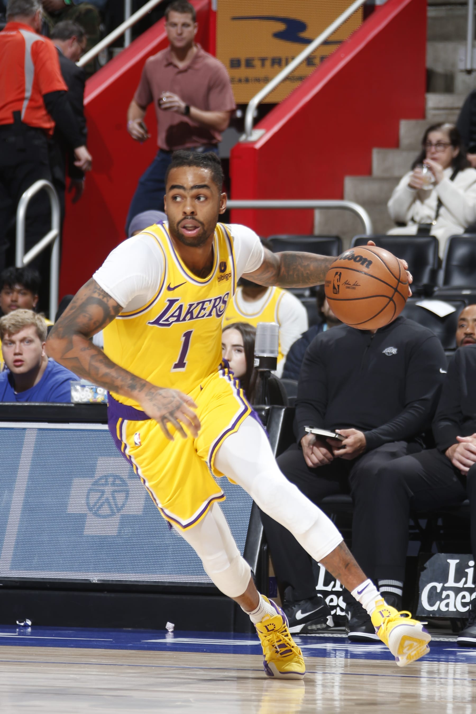 DETROIT, MI - NOVEMBER 29:  D'Angelo Russell #1 of the Los Angeles Lakers handles the ball during the game against the Detroit Pistons on November 29, 2023 at Little Caesars Arena in Detroit, Michigan. NOTE TO USER: User expressly acknowledges and agrees that, by downloading and/or using this photograph, User is consenting to the terms and conditions of the Getty Images License Agreement. Mandatory Copyright Notice: Copyright 2023 NBAE (Photo by Brian Sevald/NBAE via Getty Images)