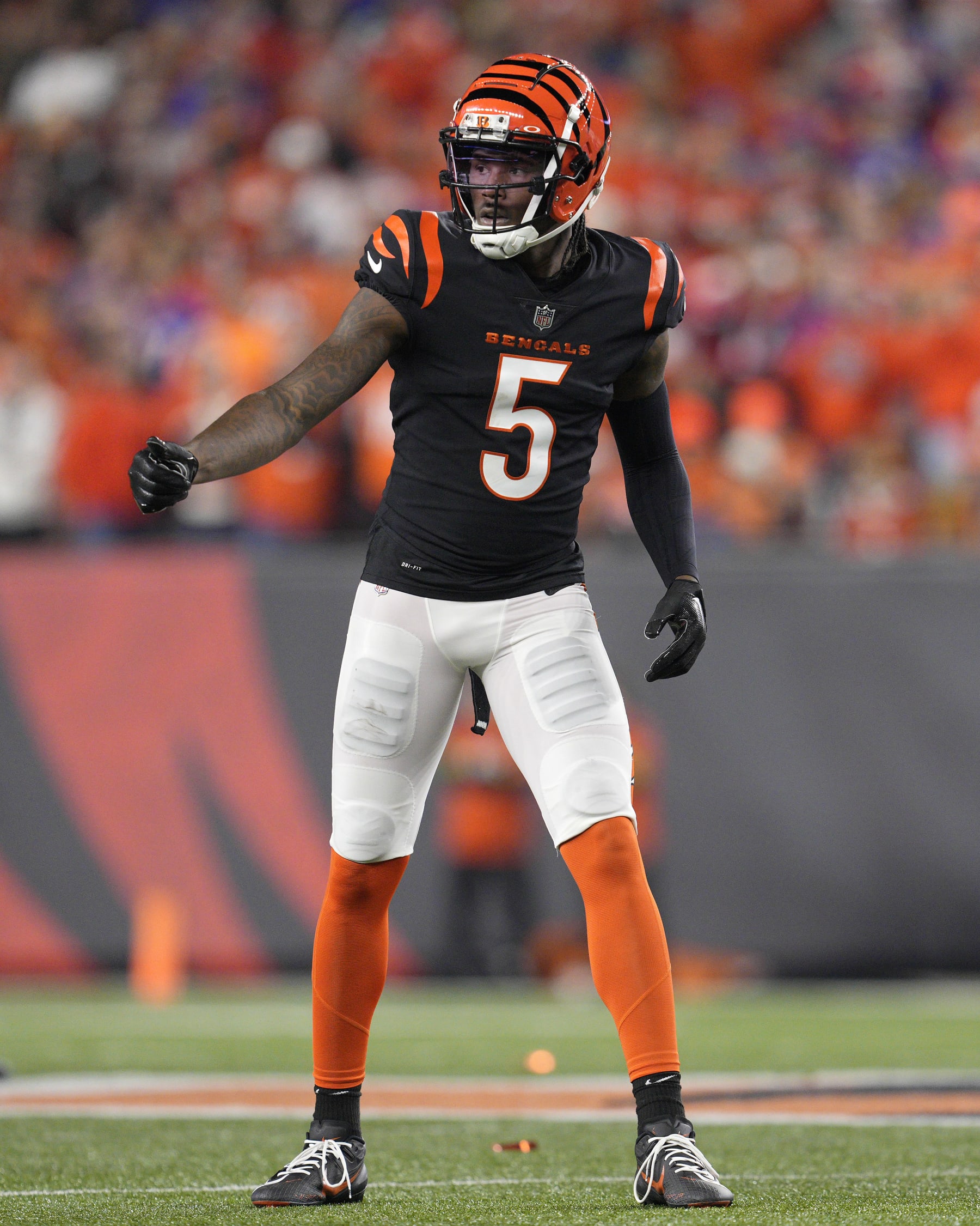 CINCINNATI, OHIO - NOVEMBER 05: Wide receiver Tee Higgins #5 of the Cincinnati Bengals gestures during a NFL football game against the Buffalo Bills at Paycor Stadium on November 05, 2023 in Cincinnati, Ohio. (Photo by Jeff Dean/Getty Images)
