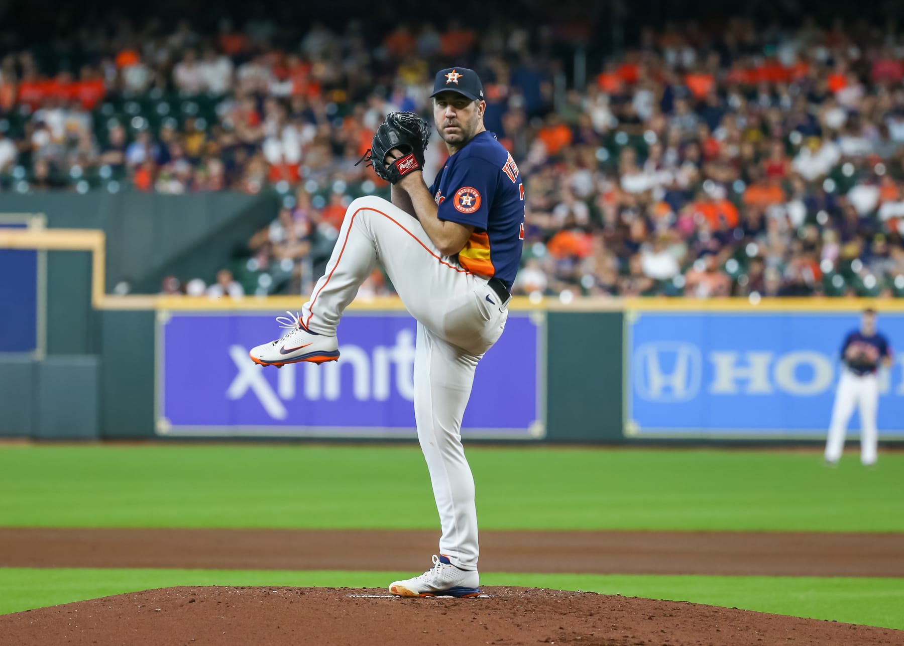 HOUSTON, TX - AUGUST 28:  Houston Astros starting pitcher Justin Verlander (35) throws a pitch in the top of the second inning during the MLB game between the Baltimore Orioles and Houston Astros on August 28, 2022 at Minute Maid Park in Houston, Texas.  (Photo by Leslie Plaza Johnson/Icon Sportswire via Getty Images)