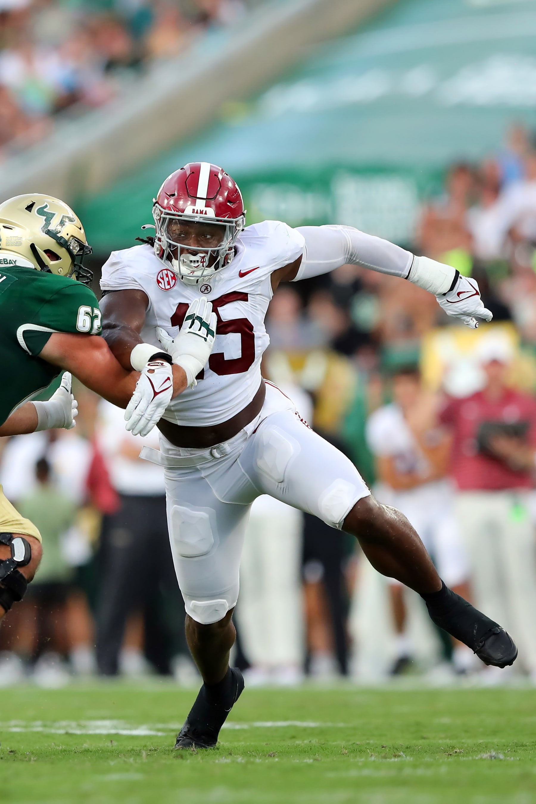 TAMPA, FL - SEPTEMBER 16: Alabama Linebacker Dallas Turner (15) rushes the passer during the College Football game between the Alabama Crimson Tide and the South Florida Bulls on September 16, 2023 at Raymond James Stadium in Tampa, FL. (Photo by Cliff Welch/Icon Sportswire via Getty Images)