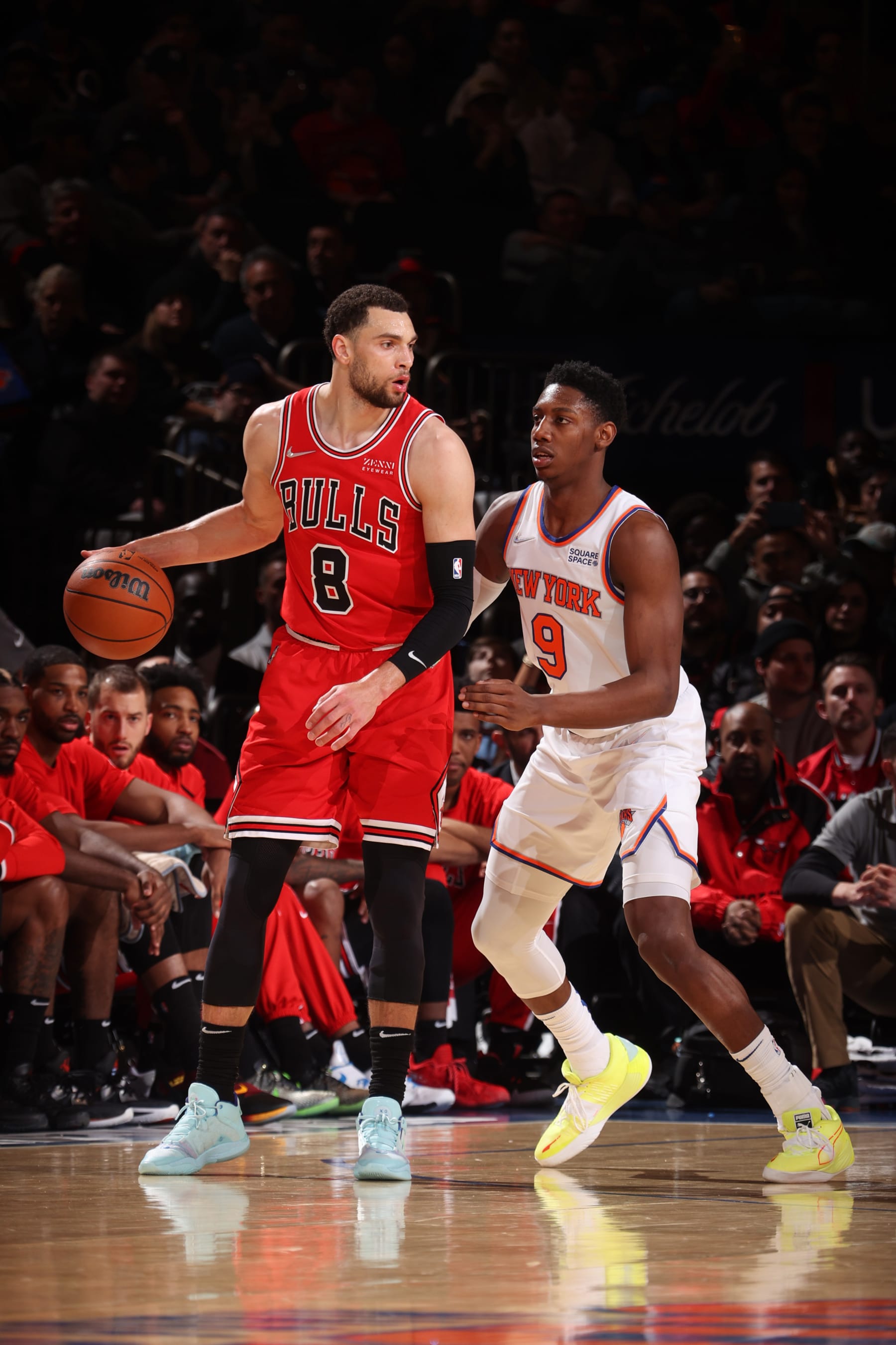 NEW YORK, NY - MARCH 28: RJ Barrett #9 of the New York Knicks plays defense on Zach LaVine #8 of the Chicago Bulls during the game on March 28, 2022 at Madison Square Garden in New York City, New York.  NOTE TO USER: User expressly acknowledges and agrees that, by downloading and or using this photograph, User is consenting to the terms and conditions of the Getty Images License Agreement. Mandatory Copyright Notice: Copyright 2022 NBAE  (Photo by Nathaniel S. Butler/NBAE via Getty Images)