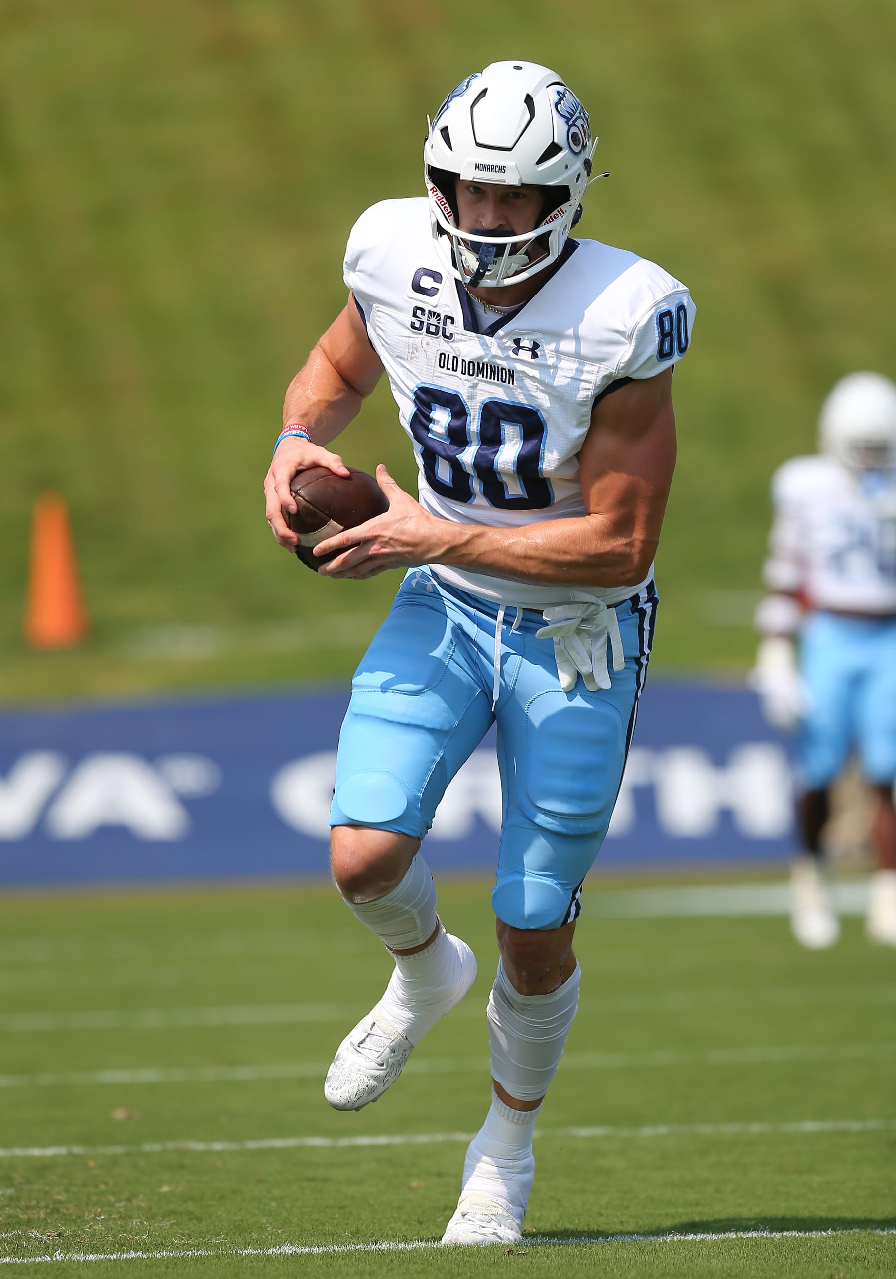 CHARLOTTESVILLE, VA - SEPTEMBER 17: Old Dominion Monarchs tight end Zack Kuntz (80) participates during pregame drills prior to a college football game between the Old Dominion Monarchs and the Virginia Cavaliers on September 17, 2022, at Scott Stadium in Charlottesville, VA. (Photo by Lee Coleman/Icon Sportswire via Getty Images)