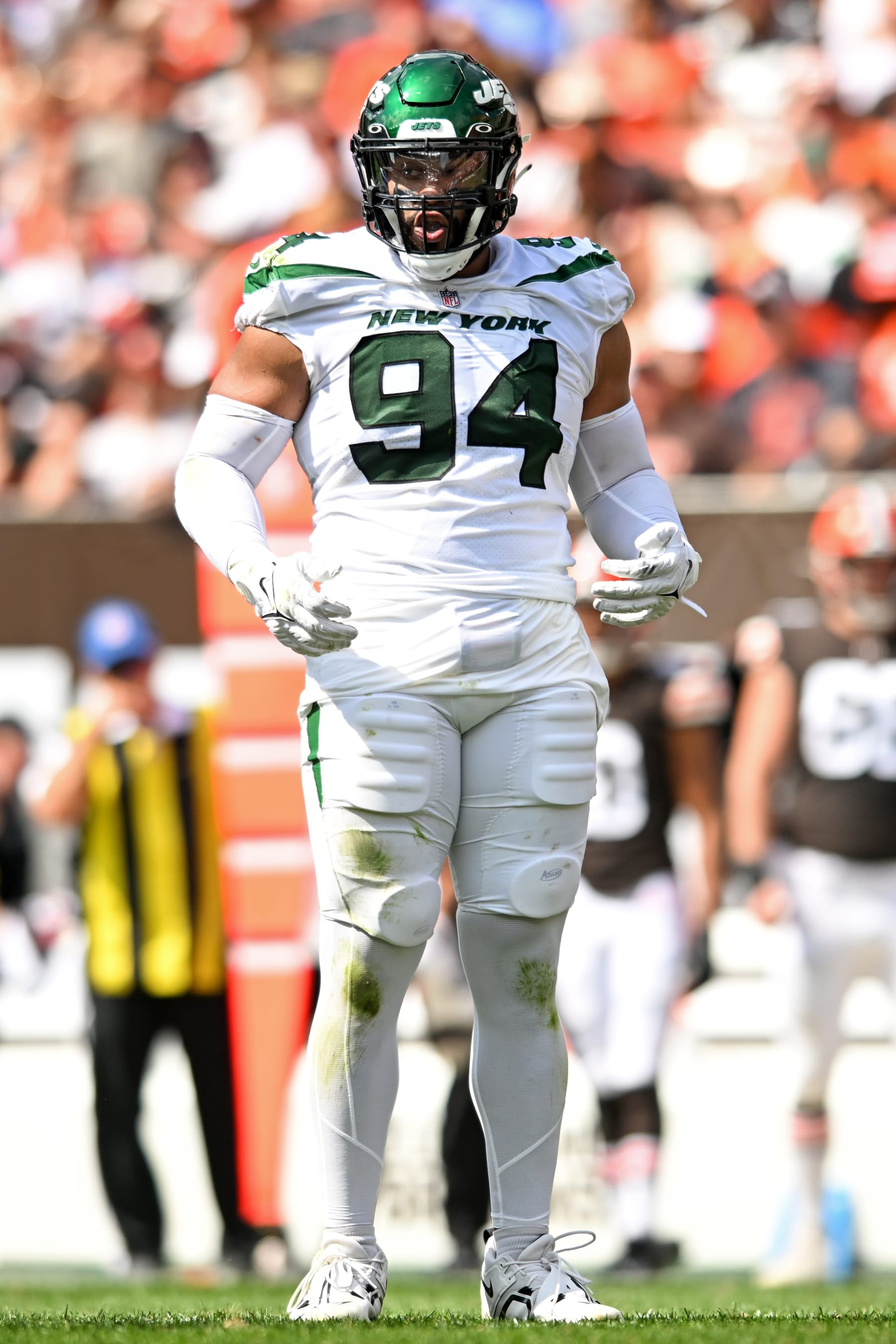 CLEVELAND, OH - SEPTEMBER 18: Solomon Thomas #94 of the New York Jets looks on during the first half against the Cleveland Browns at FirstEnergy Stadium on September 18, 2022 in Cleveland, Ohio. (Photo by Nick Cammett/Diamond Images via Getty Images)