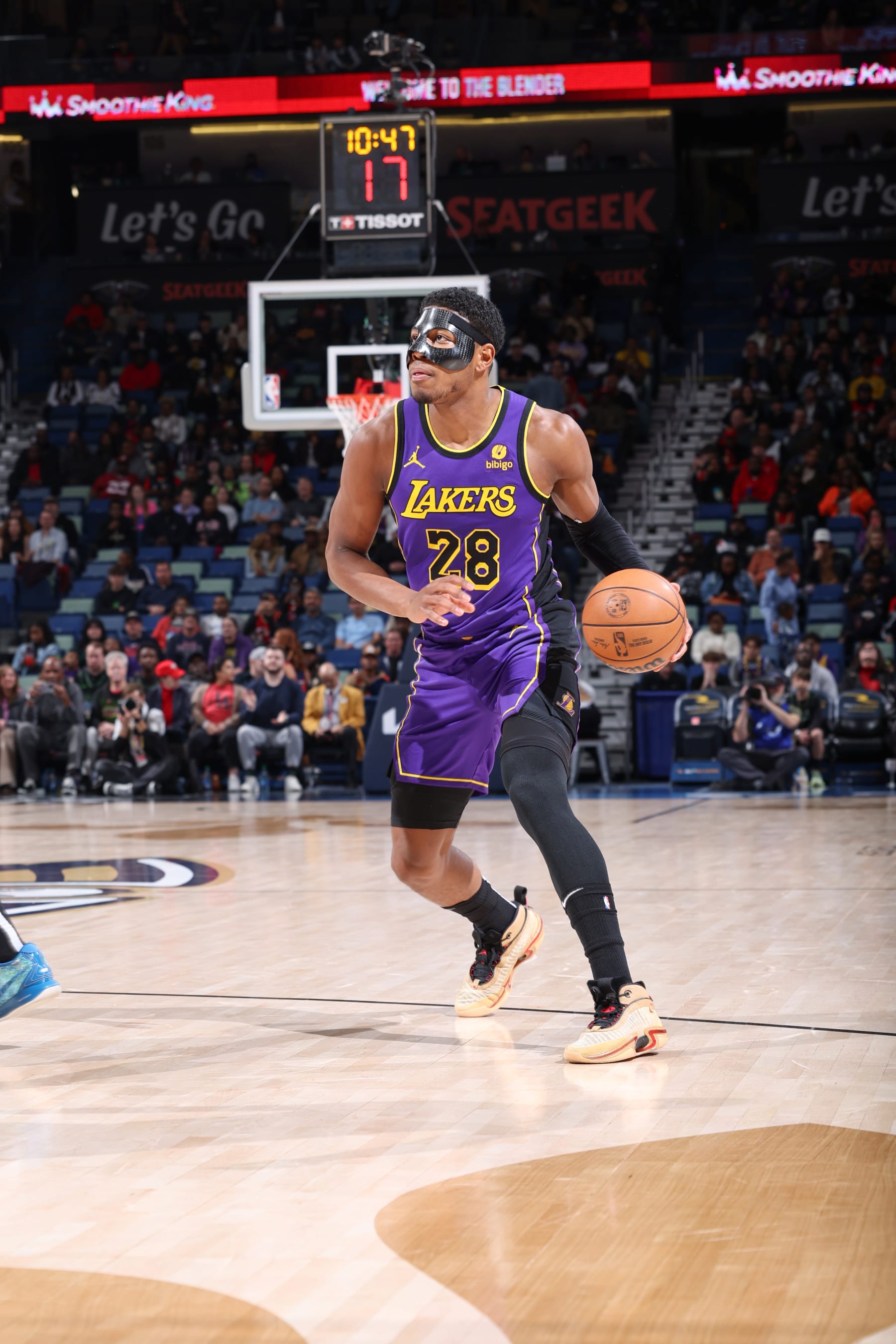 NEW ORLEANS, LA - DECEMBER 31: Rui Hachimura #28 of the Los Angeles Lakers handles the ball during the game  on December 31, 2023 at the Smoothie King Center in New Orleans, Louisiana. NOTE TO USER: User expressly acknowledges and agrees that, by downloading and or using this Photograph, user is consenting to the terms and conditions of the Getty Images License Agreement. Mandatory Copyright Notice: Copyright 2023 NBAE (Photo by Jeff Haynes/NBAE via Getty Images)