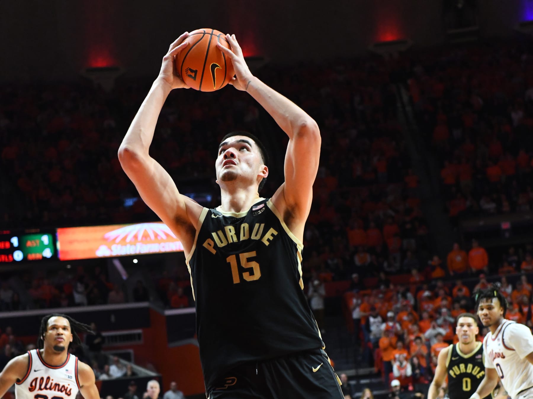 CHAMPAIGN, IL - MARCH 05: Purdue Boilermakers Center Zach Edey (15) focuses on the basket against the Illinois Fighting Illini, Tuesday, March 5, 2024, in a Big 10 Conference contest at State Farm Center in Champaign, Illinois. (Photo by David Allio/Icon Sportswire via Getty Images)