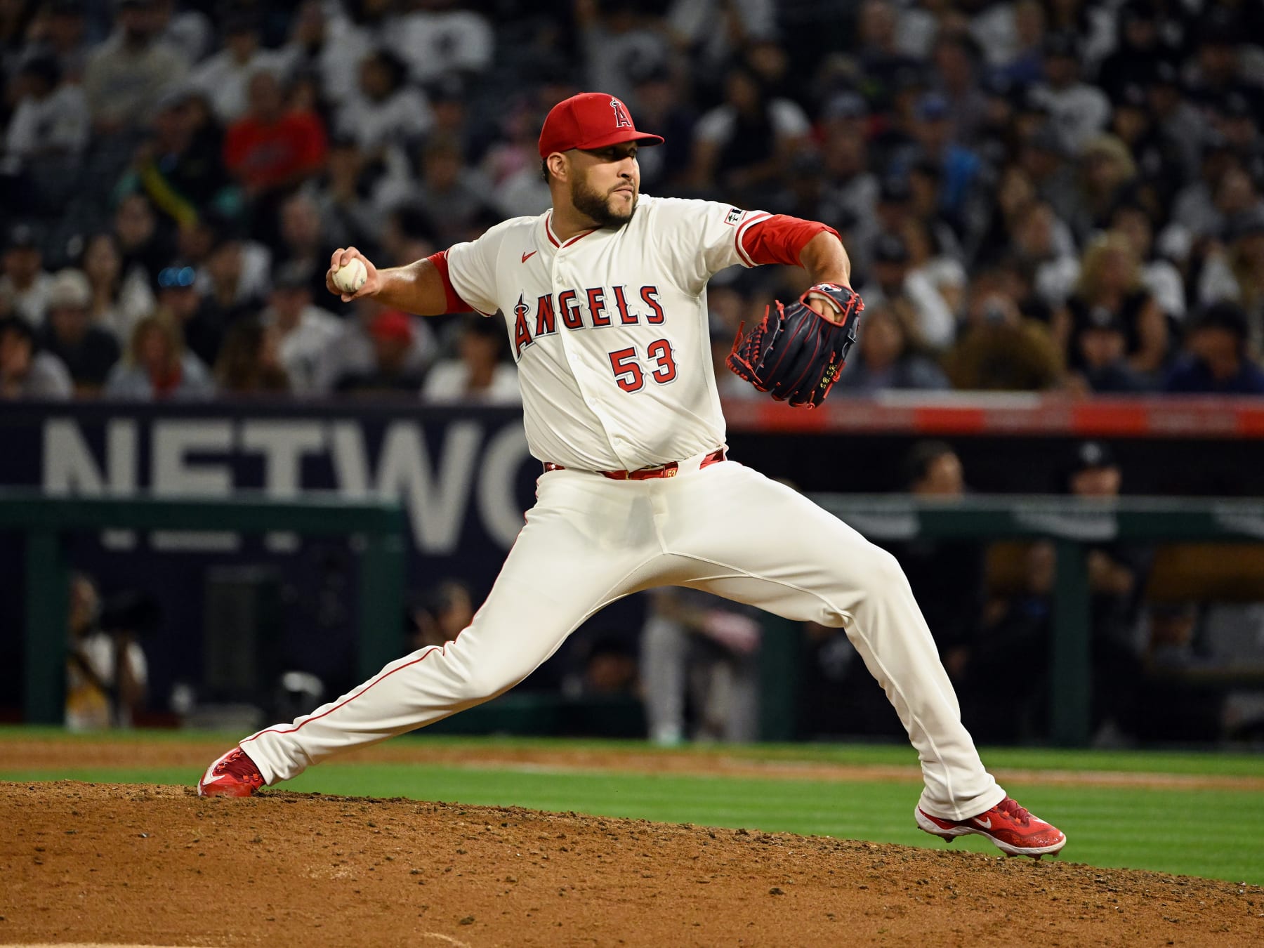 ANAHEIM, CA - MAY 28: Los Angeles Angels pitcher Carlos Estevez (53) pitching during an MLB baseball game against the New York Yankees played on May 28, 2024 at Angel Stadium in Anaheim, CA. (Photo by John Cordes/Icon Sportswire via Getty Images)