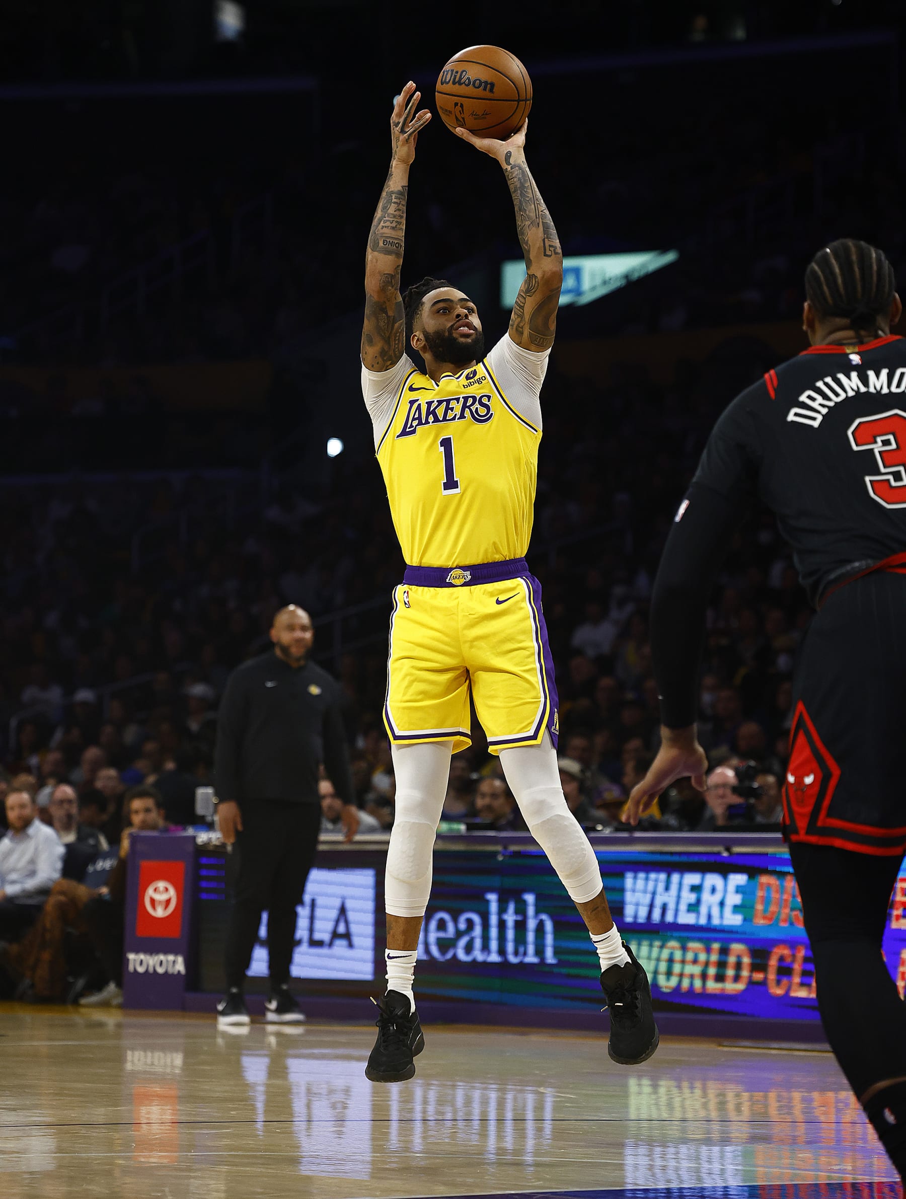 LOS ANGELES, CALIFORNIA - JANUARY 25:  D'Angelo Russell #1 of the Los Angeles Lakers takes a shot against the Chicago Bulls in the first half at Crypto.com Arena on January 25, 2024 in Los Angeles, California.  NOTE TO USER: User expressly acknowledges and agrees that, by downloading and/or using this photograph, user is consenting to the terms and conditions of the Getty Images License Agreement.  (Photo by Ronald Martinez/Getty Images)
