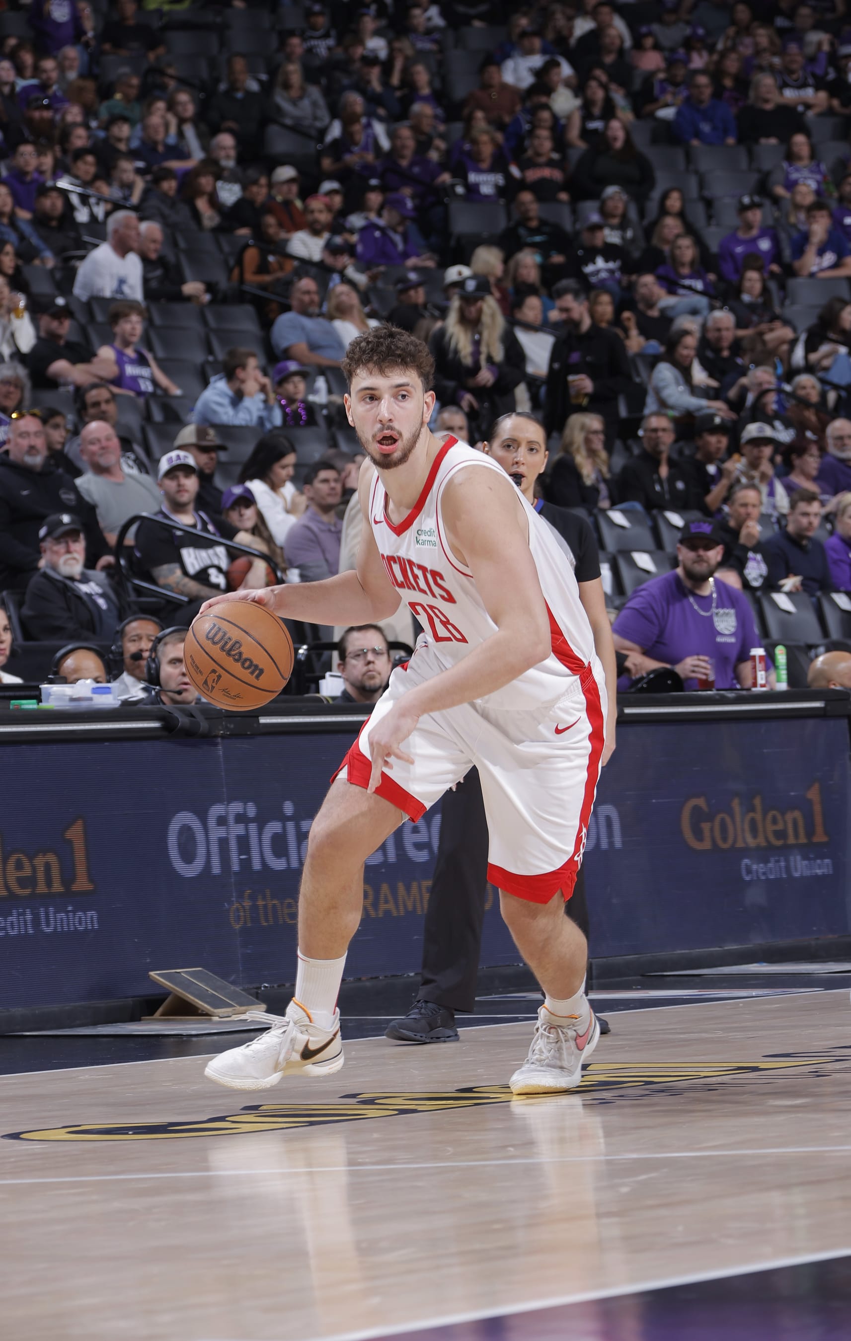 SACRAMENTO, CA - MARCH 10: Alperen Sengun #28 of the Houston Rockets drives to the basket during the game against the Sacramento Kings on March 10, 2024 at Golden 1 Center in Sacramento, California. NOTE TO USER: User expressly acknowledges and agrees that, by downloading and or using this photograph, User is consenting to the terms and conditions of the Getty Images Agreement. Mandatory Copyright Notice: Copyright 2024 NBAE (Photo by Rocky Widner/NBAE via Getty Images)