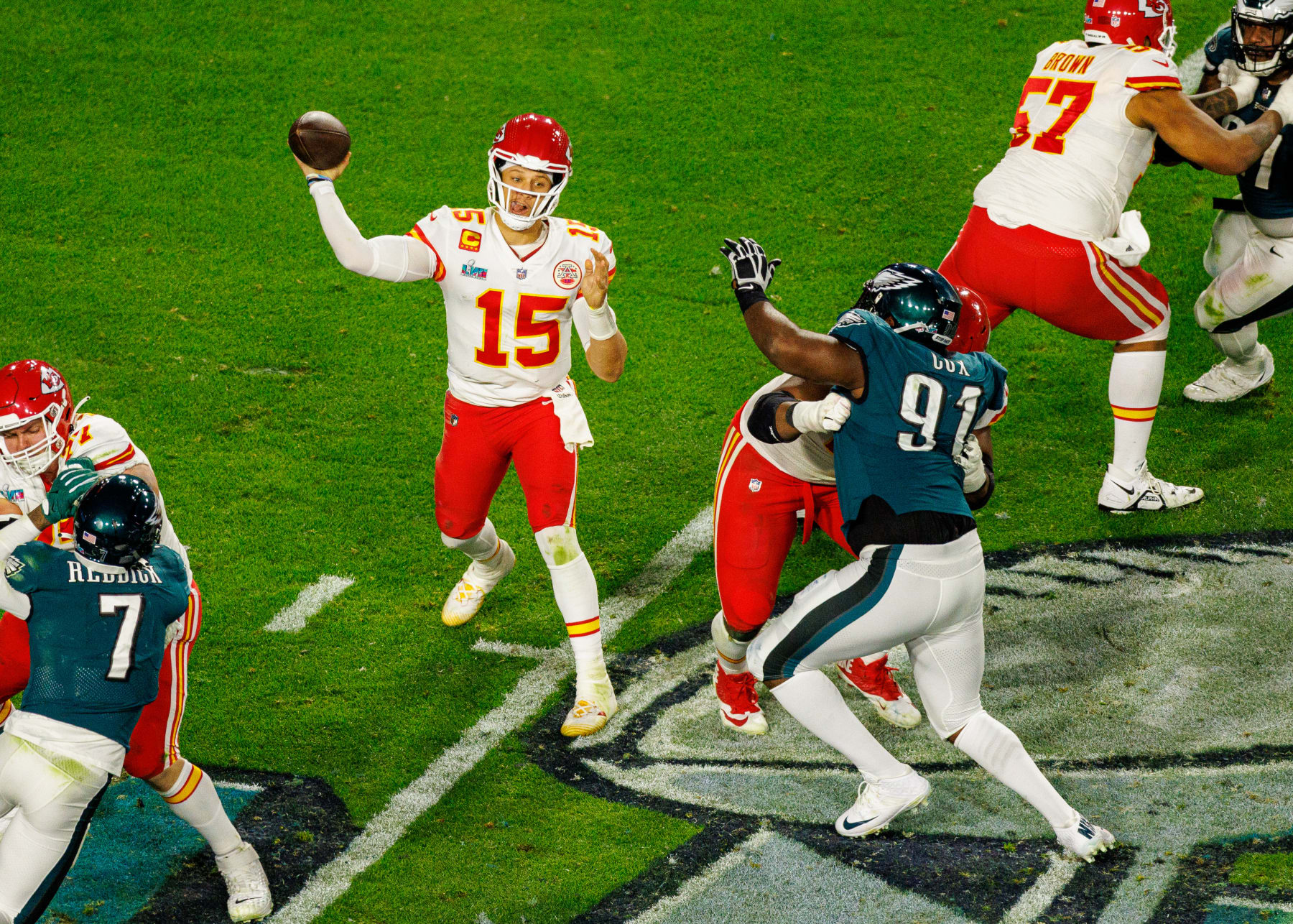 GLENDALE, AZ - FEBRUARY 12: Kansas City Chiefs quarterback Patrick Mahomes (15) throws a pass during Super Bowl LVII between the Philadelphia Eagles and the Kansas City Chiefs on Sunday, February 12th, 2023 at State Farm Stadium in Glendale, AZ. (Photo by Adam Bow/Icon Sportswire via Getty Images)