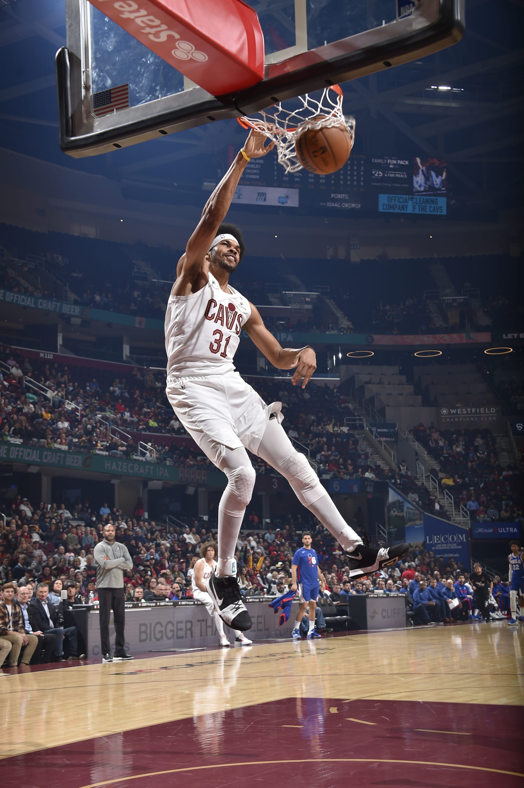 CLEVELAND, OH - OCTOBER 10: Jarrett Allen #31 of the Cleveland Cavaliers drives to the basket during the game against the Philadelphia 76ers  on October 10, 2022 at Rocket Mortgage FieldHouse in Cleveland, Ohio. NOTE TO USER: User expressly acknowledges and agrees that, by downloading and/or using this Photograph, user is consenting to the terms and conditions of the Getty Images License Agreement. Mandatory Copyright Notice: Copyright 2022 NBAE (Photo by David Liam Kyle/NBAE via Getty Images)