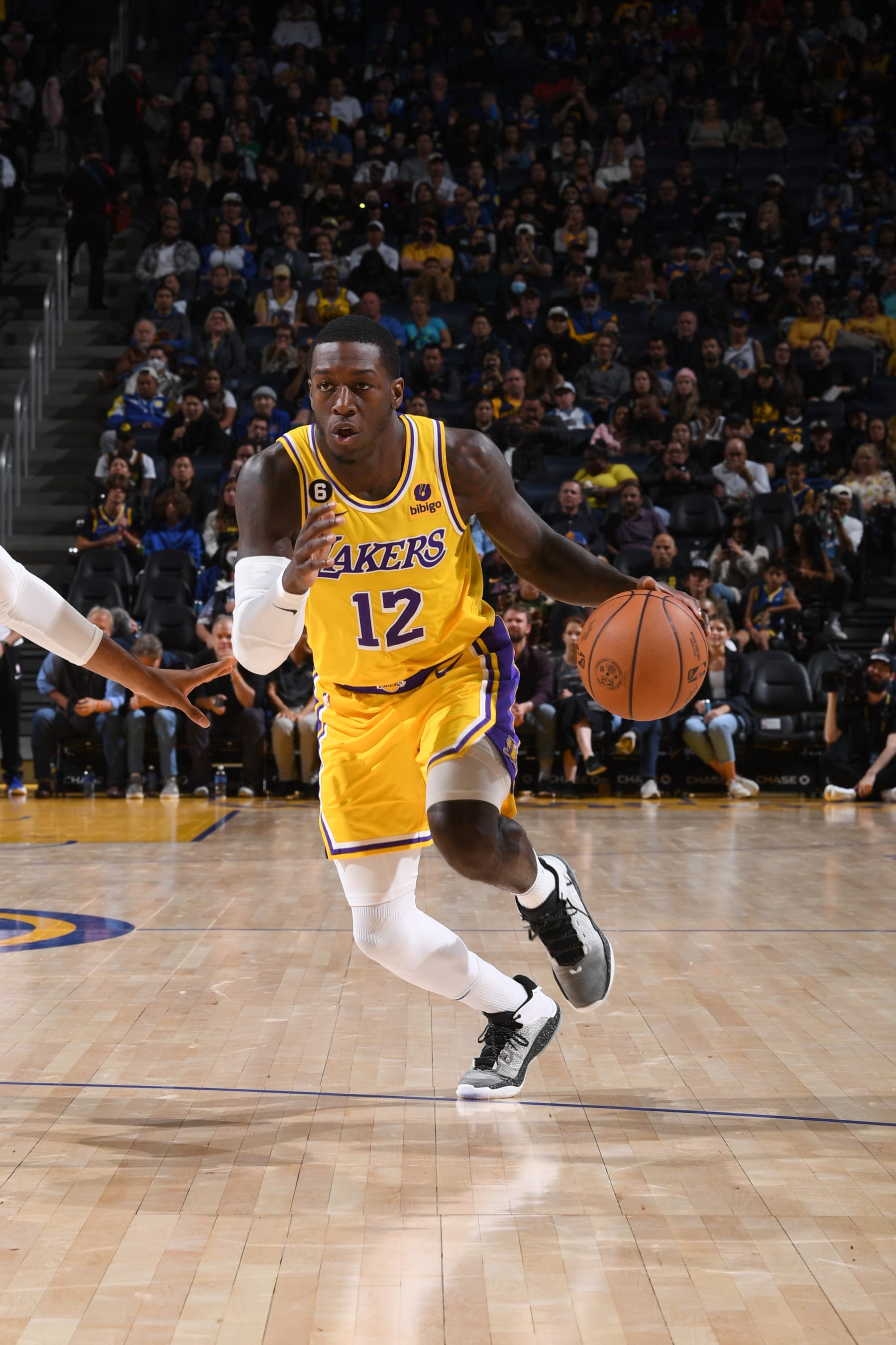 SAN FRANCISCO, CA - OCTOBER 9: Kendrick Nunn #12 of the Los Angeles Lakers drives to the basket during the game during the game against the Golden State Warriors on October 9, 2022 at Chase Center in San Francisco, California. NOTE TO USER: User expressly acknowledges and agrees that, by downloading and or using this photograph, user is consenting to the terms and conditions of Getty Images License Agreement. Mandatory Copyright Notice: Copyright 2022 NBAE (Photo by Noah Graham/NBAE via Getty Images)