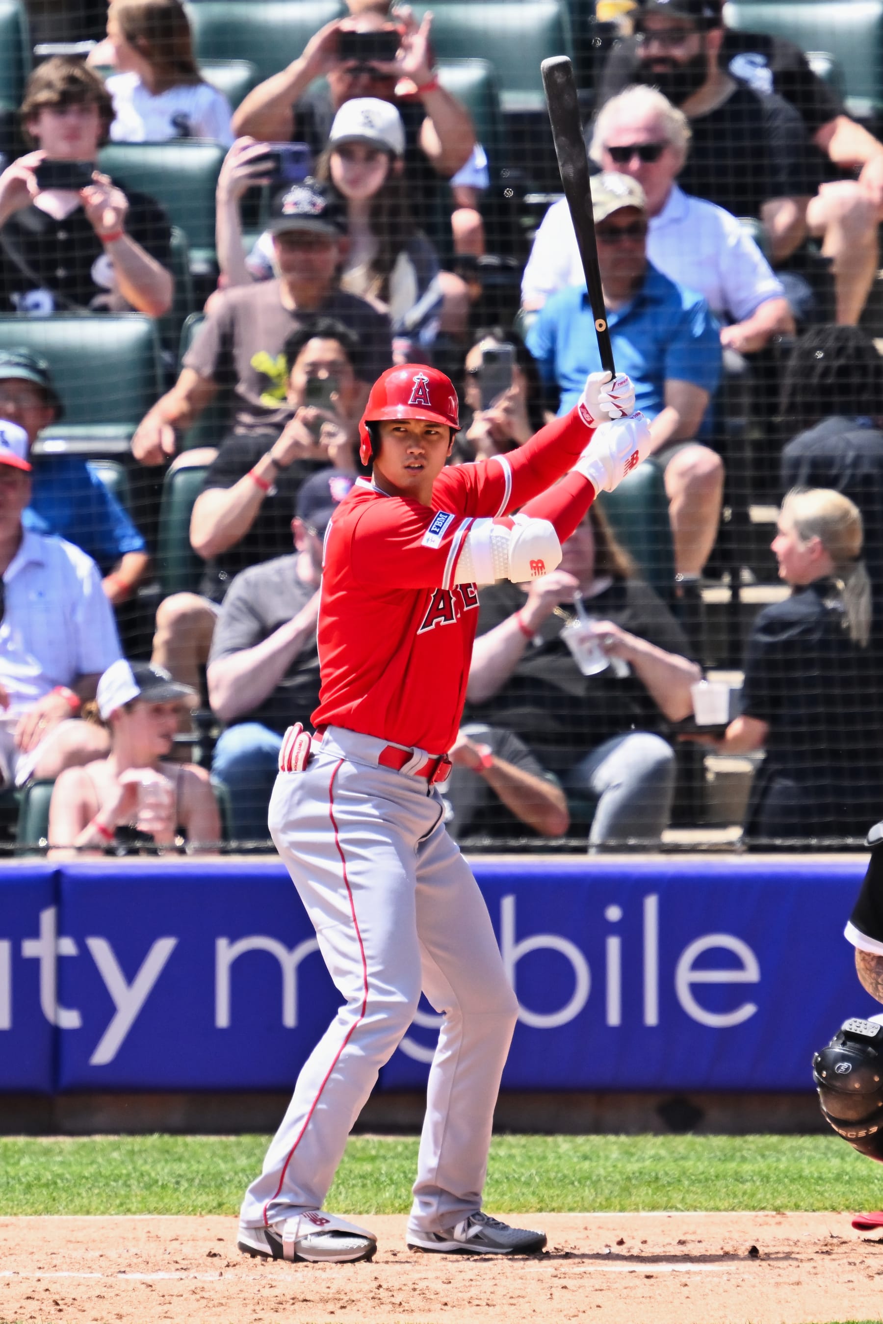 CHICAGO, IL - MAY 31:  Shohei Ohtani #17 of the Los Angeles Angels bats against the Chicago White Sox at Guaranteed Rate Field on May 31, 2023 in Chicago, Illinois.  (Photo by Jamie Sabau/Getty Images)