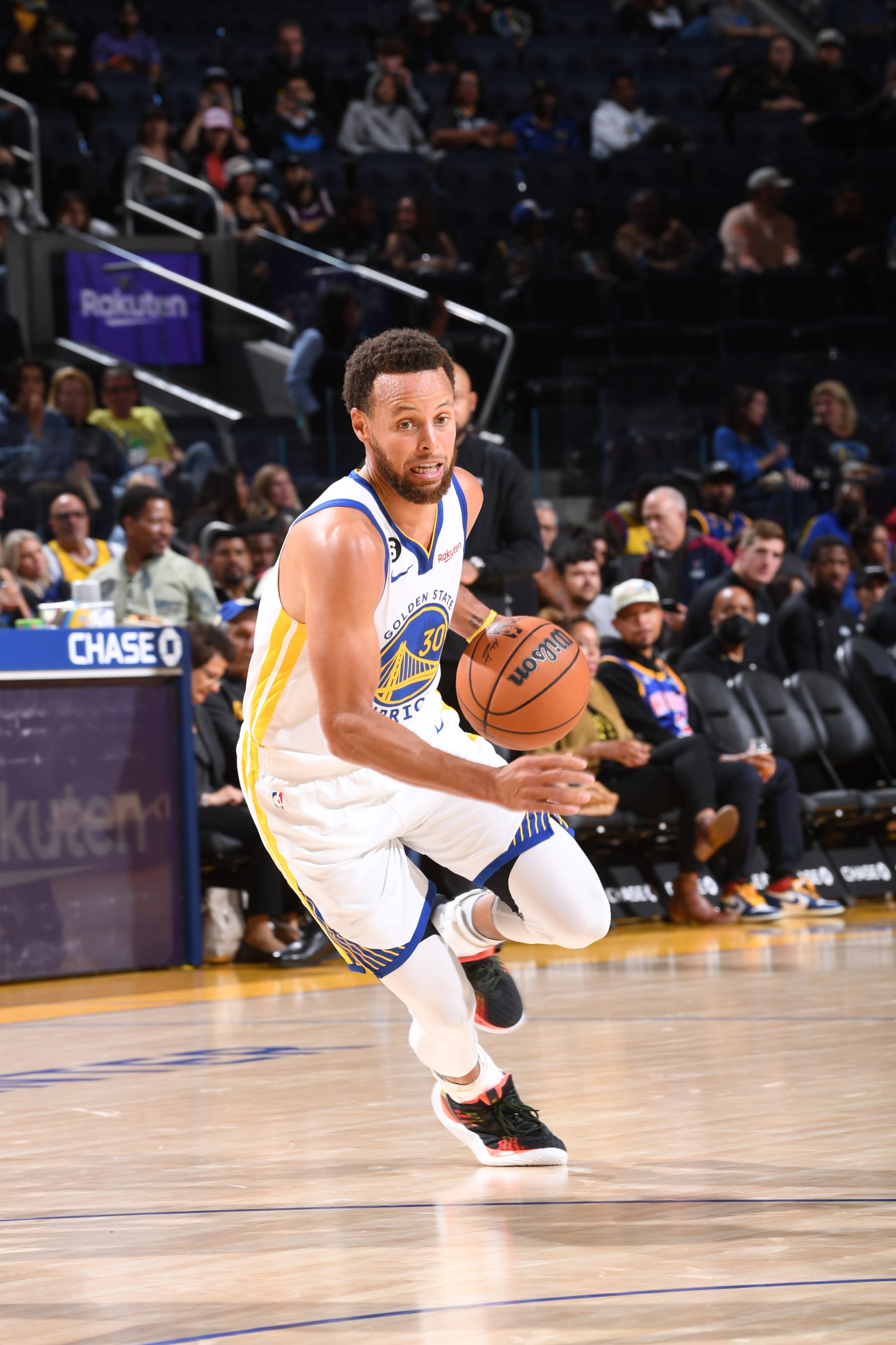 SAN FRANCISCO, CA - OCTOBER 9: Stephen Curry #30 of the Golden State Warriors drives to the basket during the game against the Los Angeles Lakers on October 9, 2022 at Chase Center in San Francisco, California. NOTE TO USER: User expressly acknowledges and agrees that, by downloading and or using this photograph, user is consenting to the terms and conditions of Getty Images License Agreement. Mandatory Copyright Notice: Copyright 2022 NBAE (Photo by Noah Graham/NBAE via Getty Images)