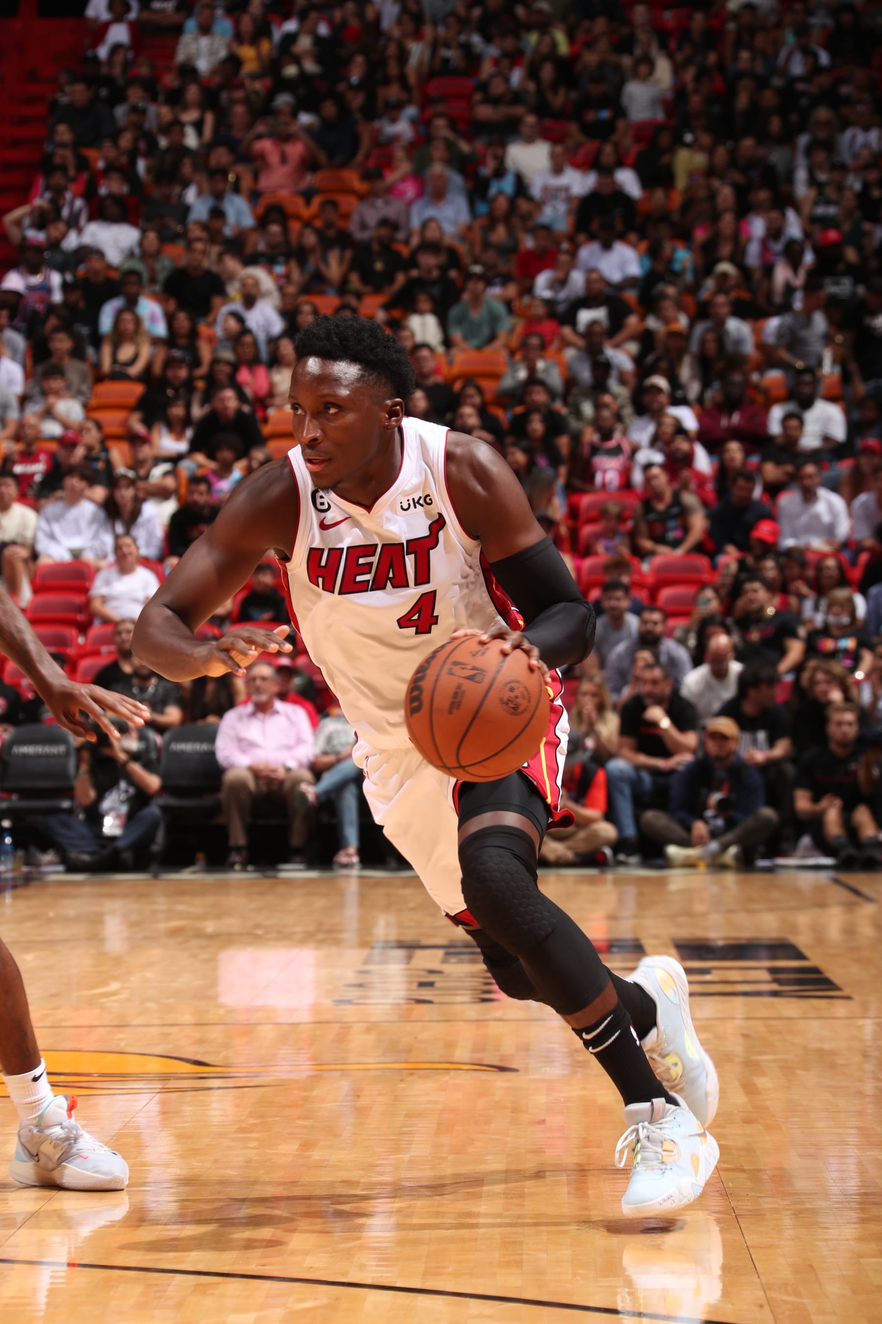 MIAMI, FL - OCTOBER 12: Victor Oladipo #4 of the Miami Heat drives to the basket during a preseason game against the New Orleans Pelicans on October 12, 2022 at FTX Arena in Miami, Florida. NOTE TO USER: User expressly acknowledges and agrees that, by downloading and or using this Photograph, user is consenting to the terms and conditions of the Getty Images License Agreement. Mandatory Copyright Notice: Copyright 2022 NBAE (Photo by Issac Baldizon/NBAE via Getty Images)
