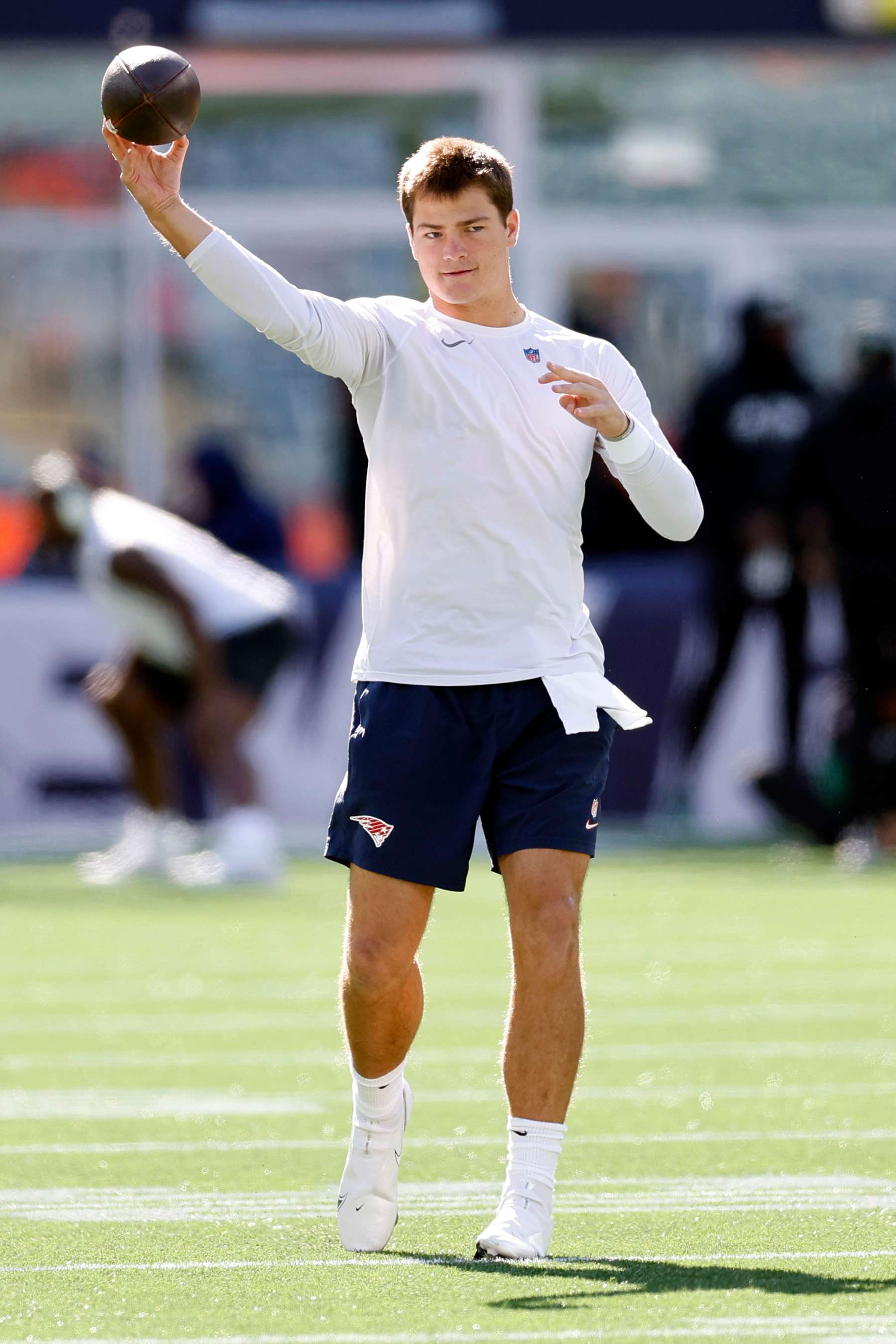 Foxborough, MA - October 27: New England Patriots QB Drake Maye warms up at Gillette Stadium. (Photo by Danielle Parhizkaran/The Boston Globe via Getty Images)