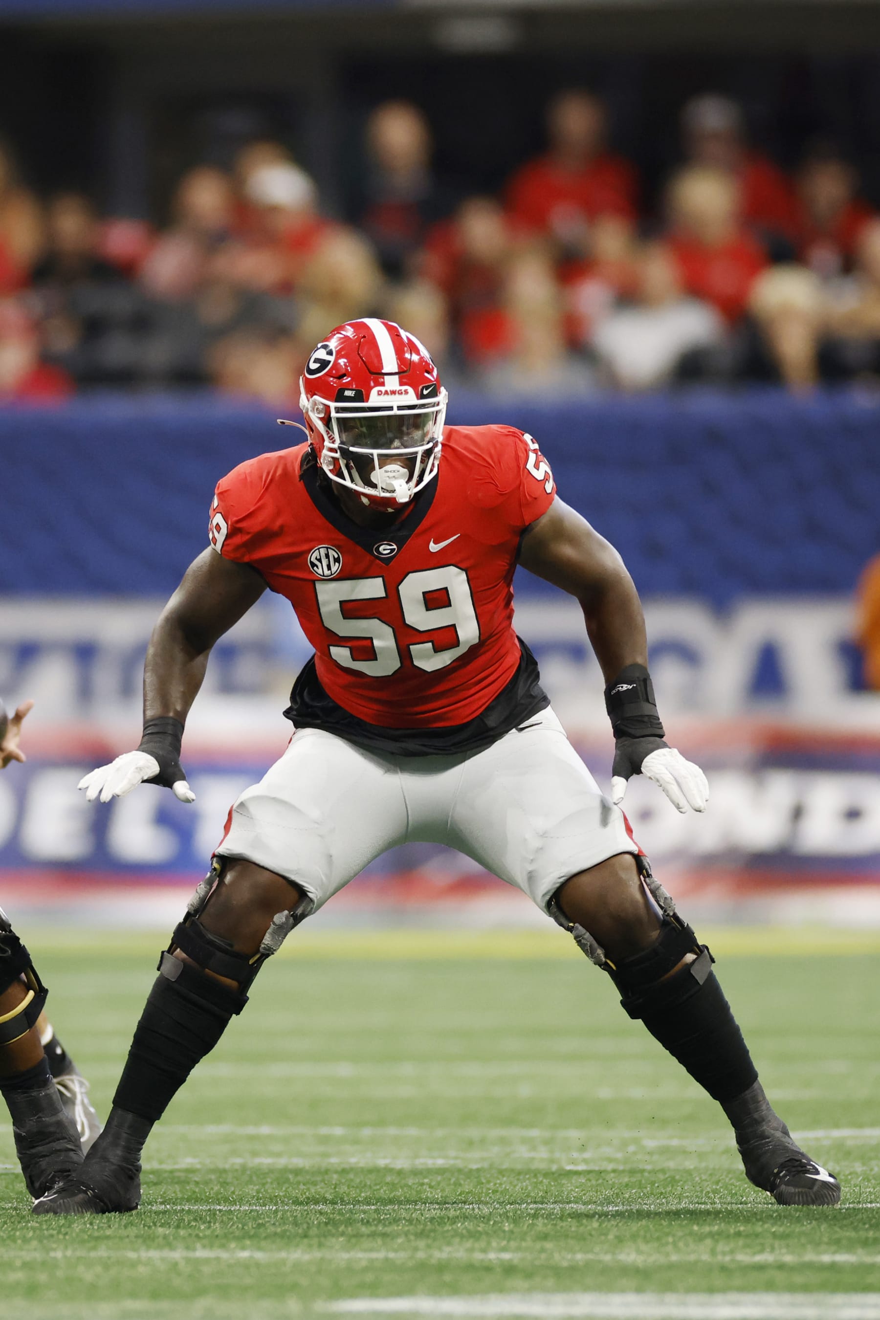 ATLANTA, GA - SEPTEMBER 03: Georgia Bulldogs offensive lineman Broderick Jones (59) blocks during the Chick-Fil-A Kickoff Game against the Oregon Ducks on September 3, 2022 at Mercedes-Benz Stadium in Atlanta, Georgia. (Photo by Joe Robbins/Icon Sportswire via Getty Images)