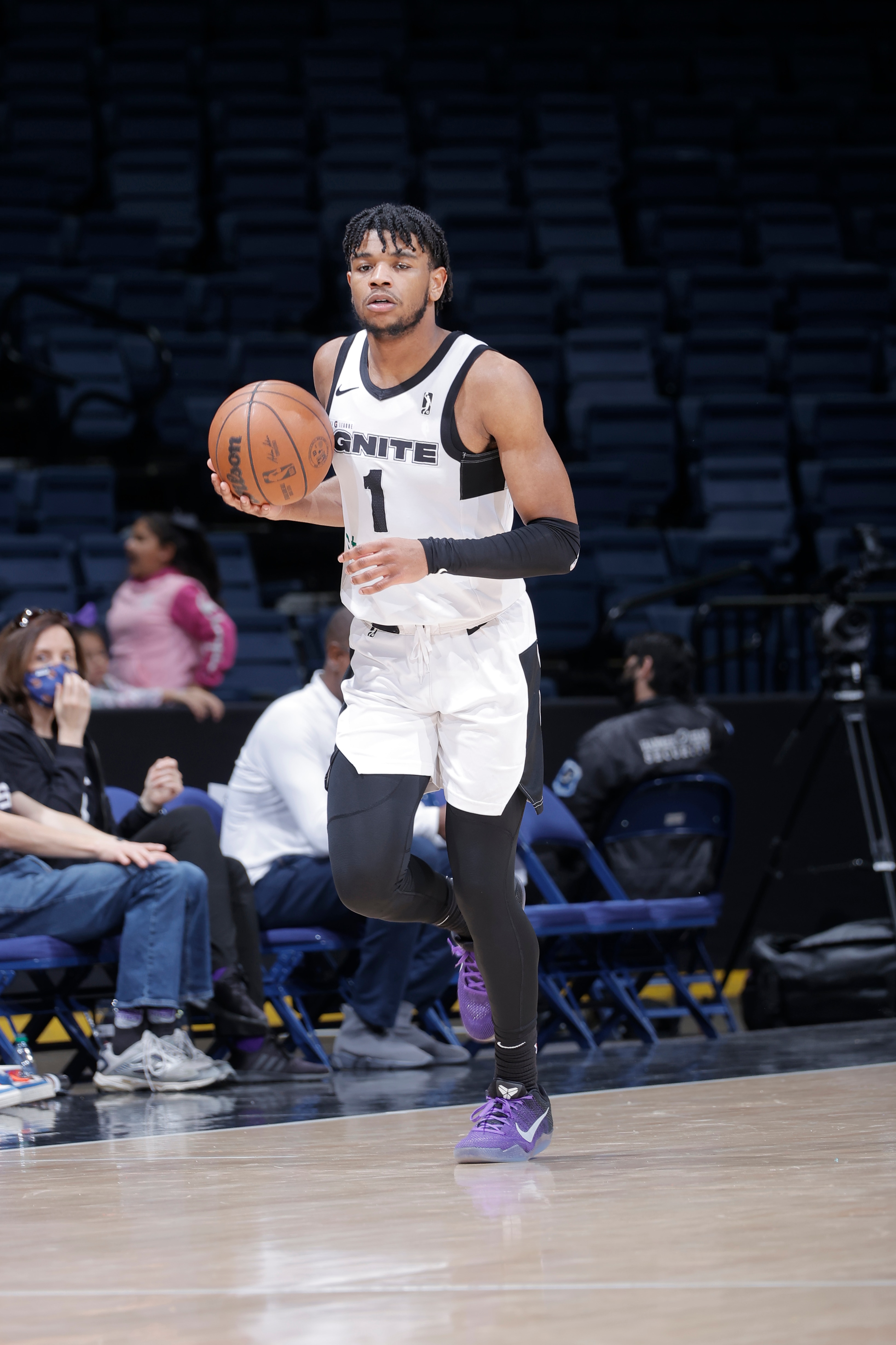 STOCKTON, CA - MARCH 6: Jaden Hardy #1 of the G League Ignite dribbles the ball during the game against the Stockton Kings on March 6, 2022 at Stockton Arena in Stockton, California. NOTE TO USER: User expressly acknowledges and agrees that, by downloading and or using this photograph, User is consenting to the terms and conditions of the Getty Images Agreement. Mandatory Copyright Notice: Copyright 2022 NBAE (Photo by Rocky Widner/NBAE via Getty Images)