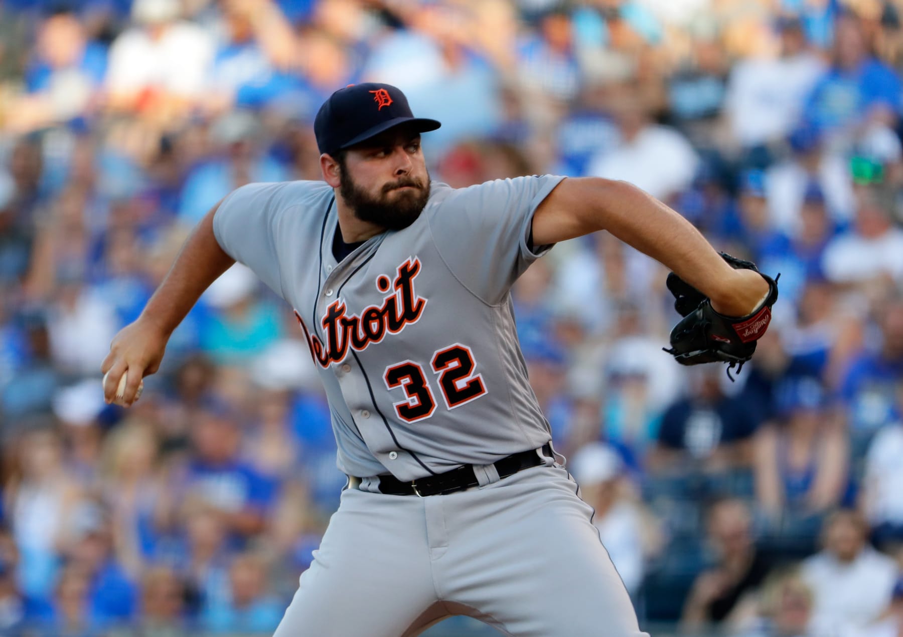 KANSAS CITY, MO - JUNE 17:  Starting pitcher Michael Fulmer #32 of the Detroit Tigers pitches during the 1st inning of the game against the Kansas City Royals at Kauffman Stadium on June 17, 2016 in Kansas City, Missouri.  (Photo by Jamie Squire/Getty Images)