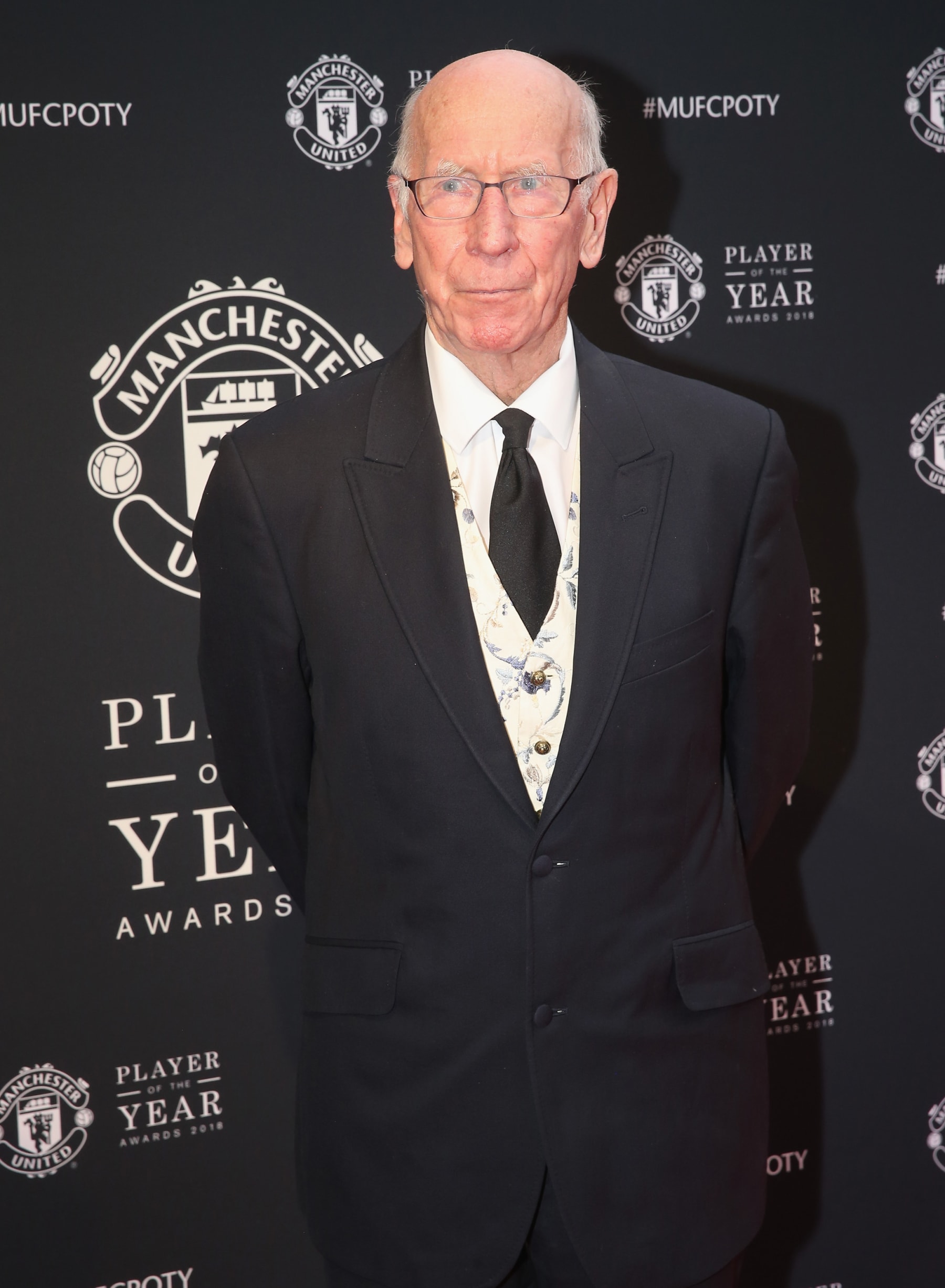 MANCHESTER, ENGLAND - MAY 01:  Sir Bobby Charlton of Manchester United arrive at Old Trafford ahead of the club's annual Player of the Year awards at Old Trafford on May 1, 2018 in Manchester, England.  (Photo by John Peters/Manchester United via Getty Images)