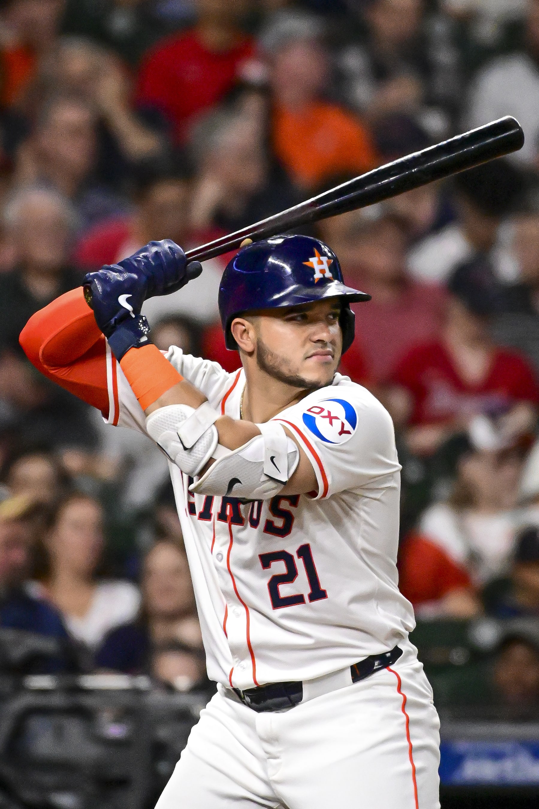 HOUSTON, TEXAS - APRIL 16: Yainer Diaz #21 of the Houston Astros bats against the Atlanta Braves at Minute Maid Park on April 16, 2024 in Houston, Texas. (Photo by Logan Riely/Getty Images)