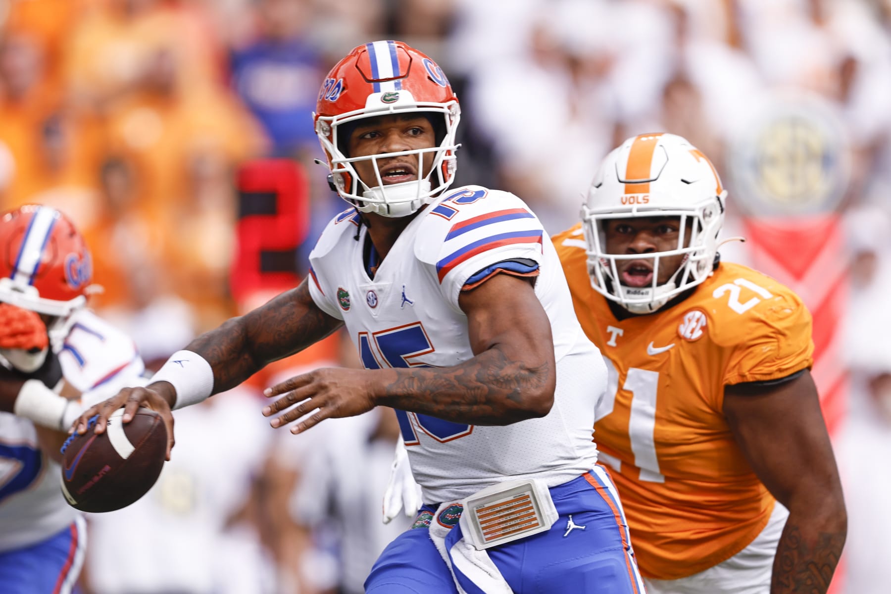 Florida quarterback Anthony Richardson (15) throws to a receiver during the first half of an NCAA college football game against Tennessee, Saturday, Sept. 24, 2022, in Knoxville, Tenn. (AP Photo/Wade Payne)