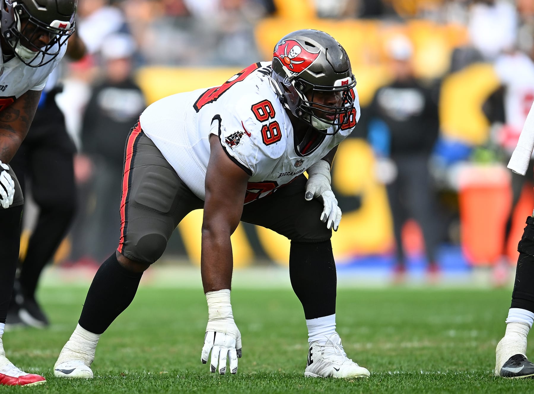 PITTSBURGH, PA - OCTOBER 16:  Shaq Mason #69 of the Tampa Bay Buccaneers in action during the game against the Pittsburgh Steelers at Acrisure Stadium on October 16, 2022 in Pittsburgh, Pennsylvania. (Photo by Joe Sargent/Getty Images)