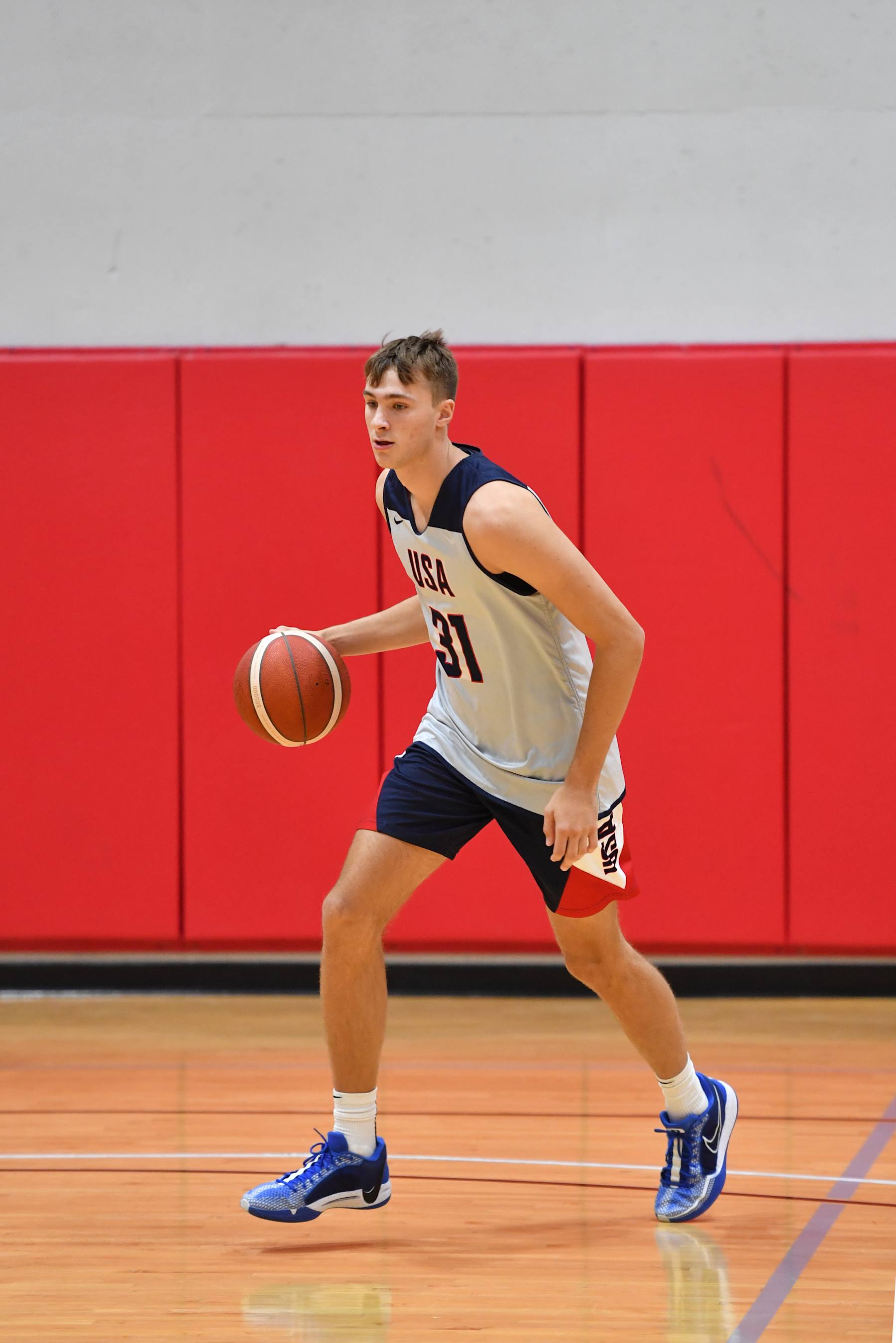 LAS VEGAS, NV - JULY 8:   Cooper Flagg #31 of the USAB Mens Select Team handles the ball during the USAB Men's Training Camp on July 8, 2024 at UNLV in Las Vegas, Nevada. NOTE TO USER: User expressly acknowledges and agrees that, by downloading and or using this photograph, User is consenting to the terms and conditions of the Getty Images License Agreement. Mandatory Copyright Notice: Copyright 2024 NBAE (Photo by Juan Ocampo/NBAE via Getty Images)